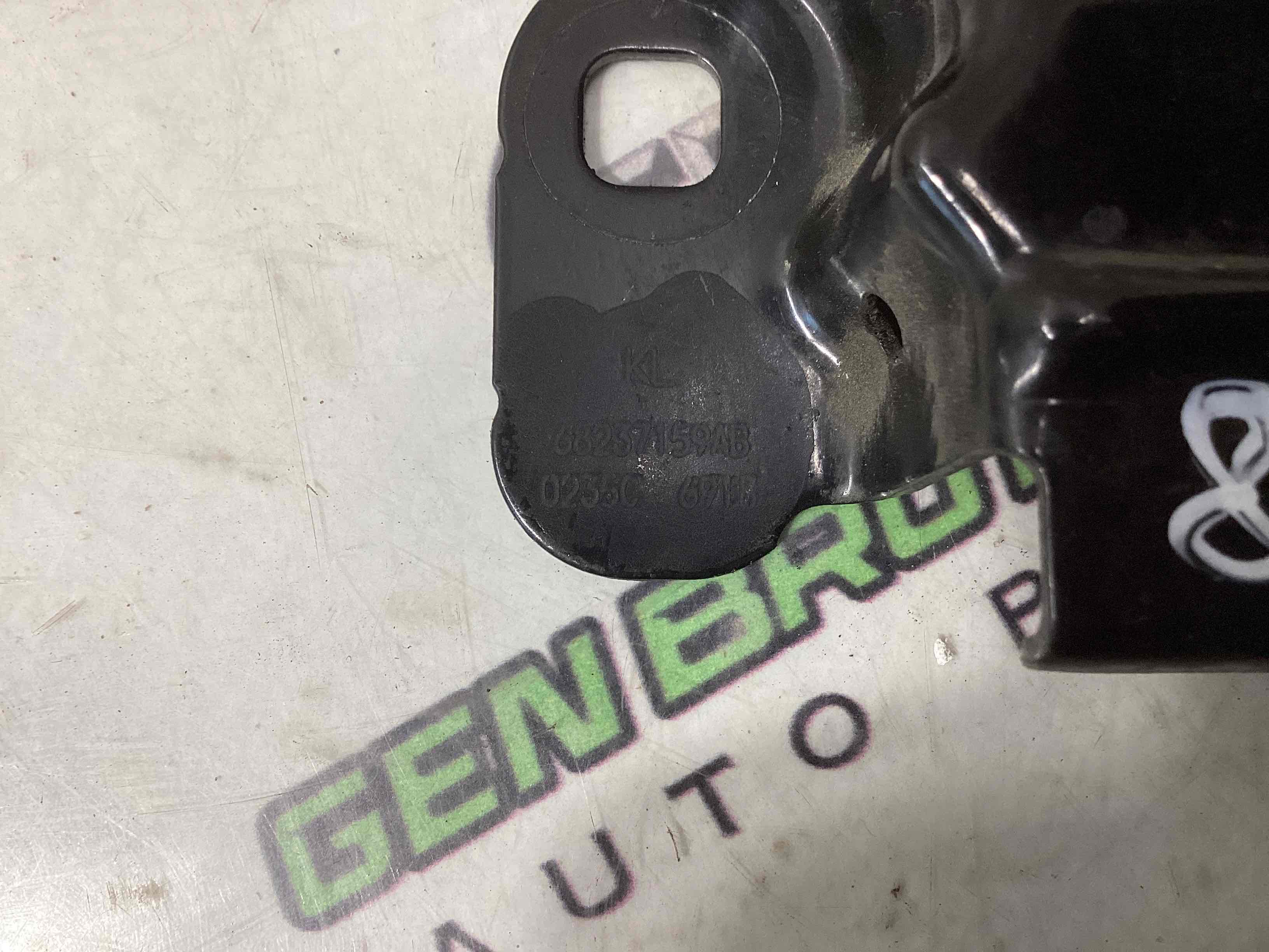 Замок капота, трос капота