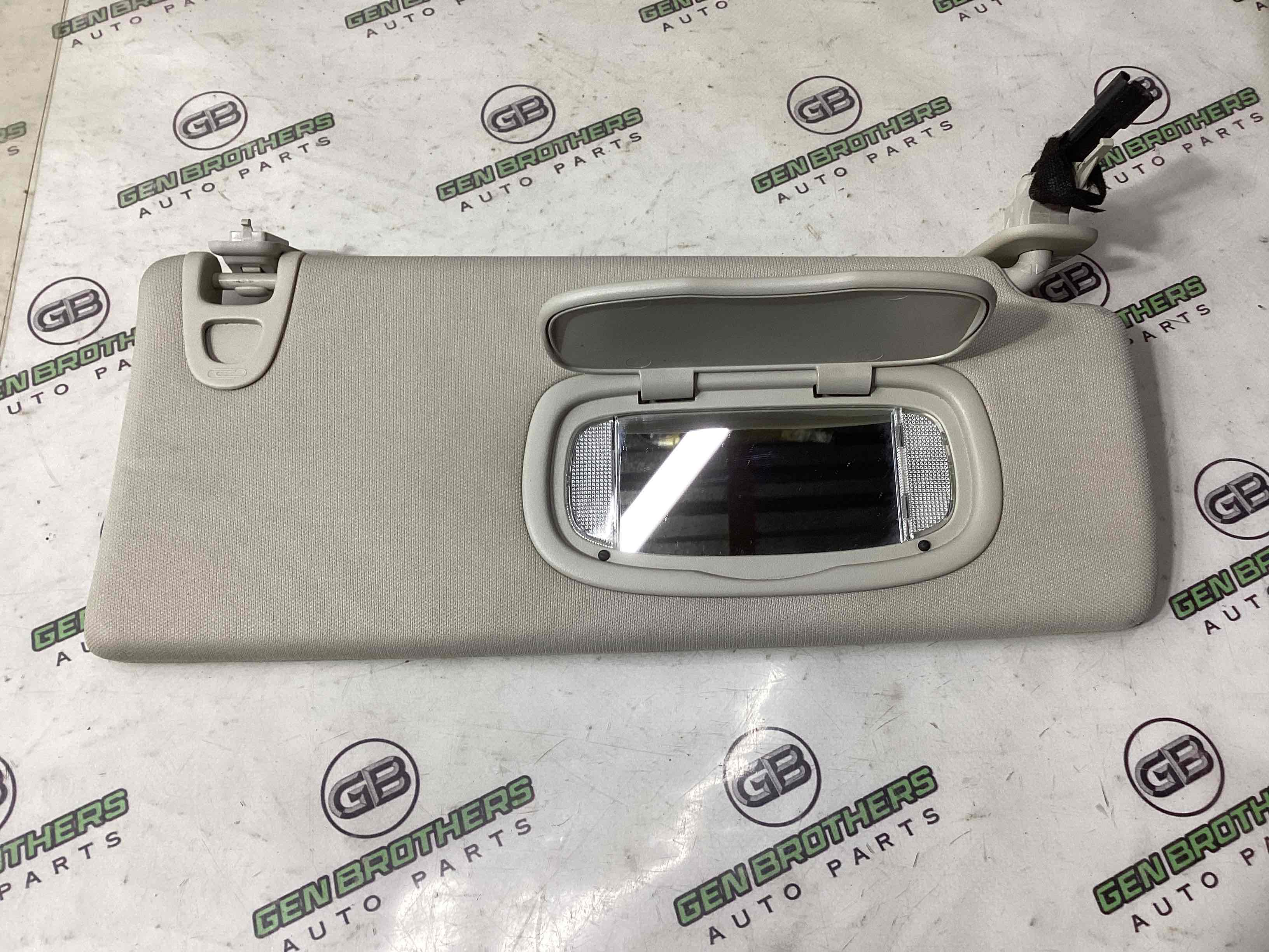 Козирок сонцезахисний