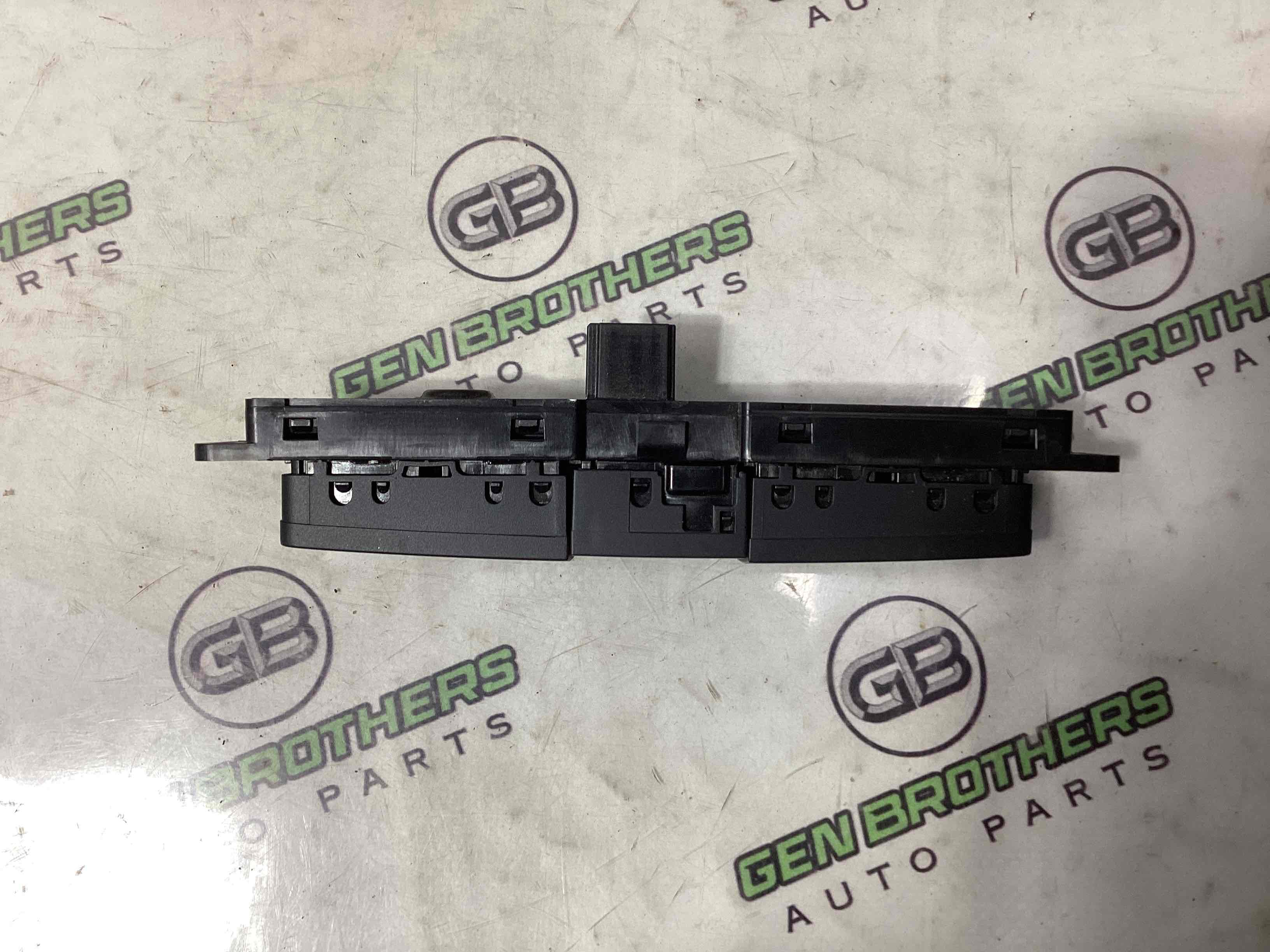 Кнопка аварійної сигналізації