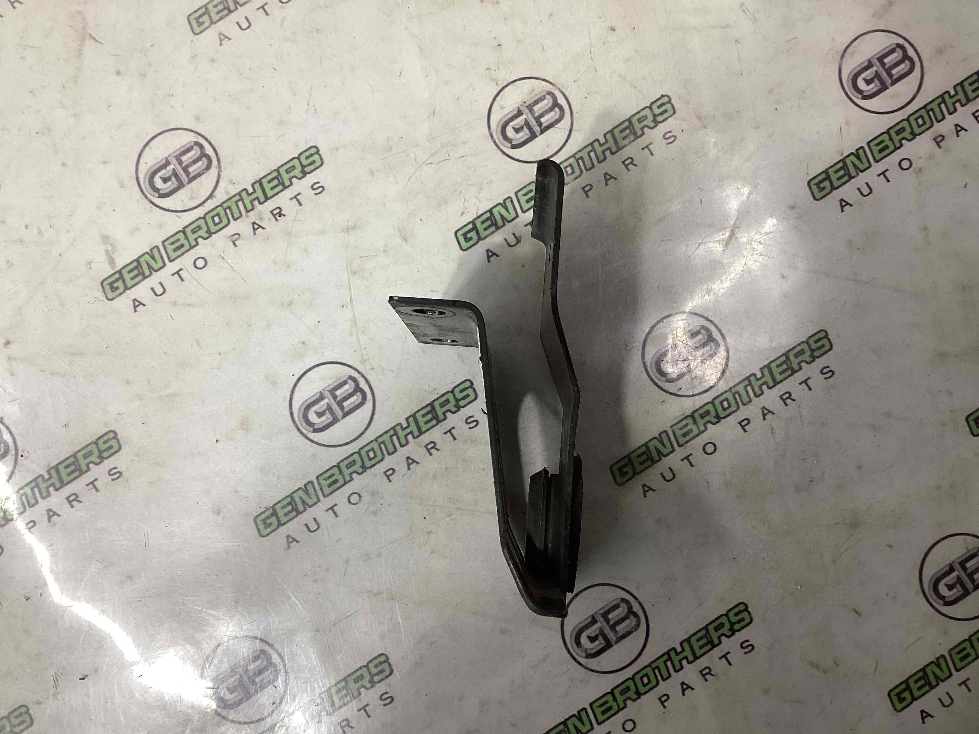 Опора радіатора, кріплення, кронштейн, ущільнювач радіатора