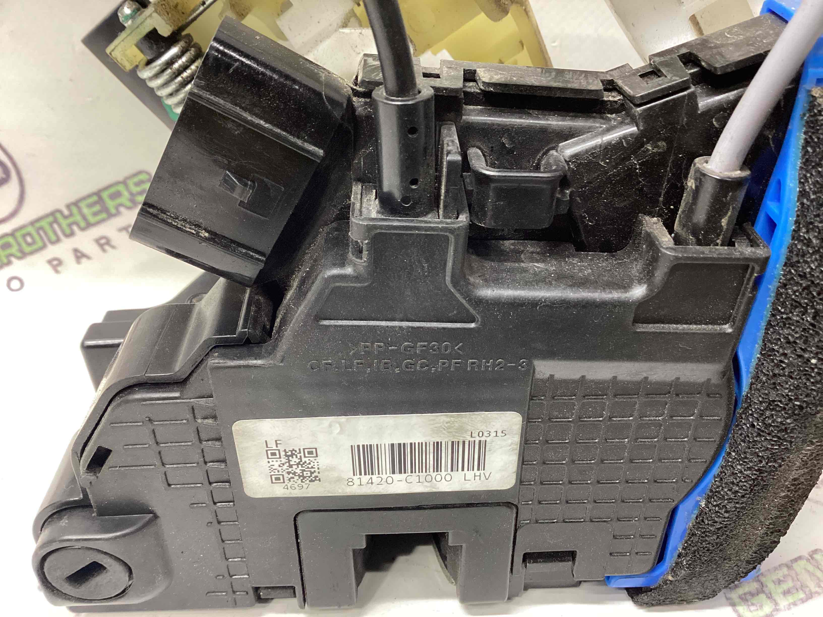 Замок дверей задньої правої