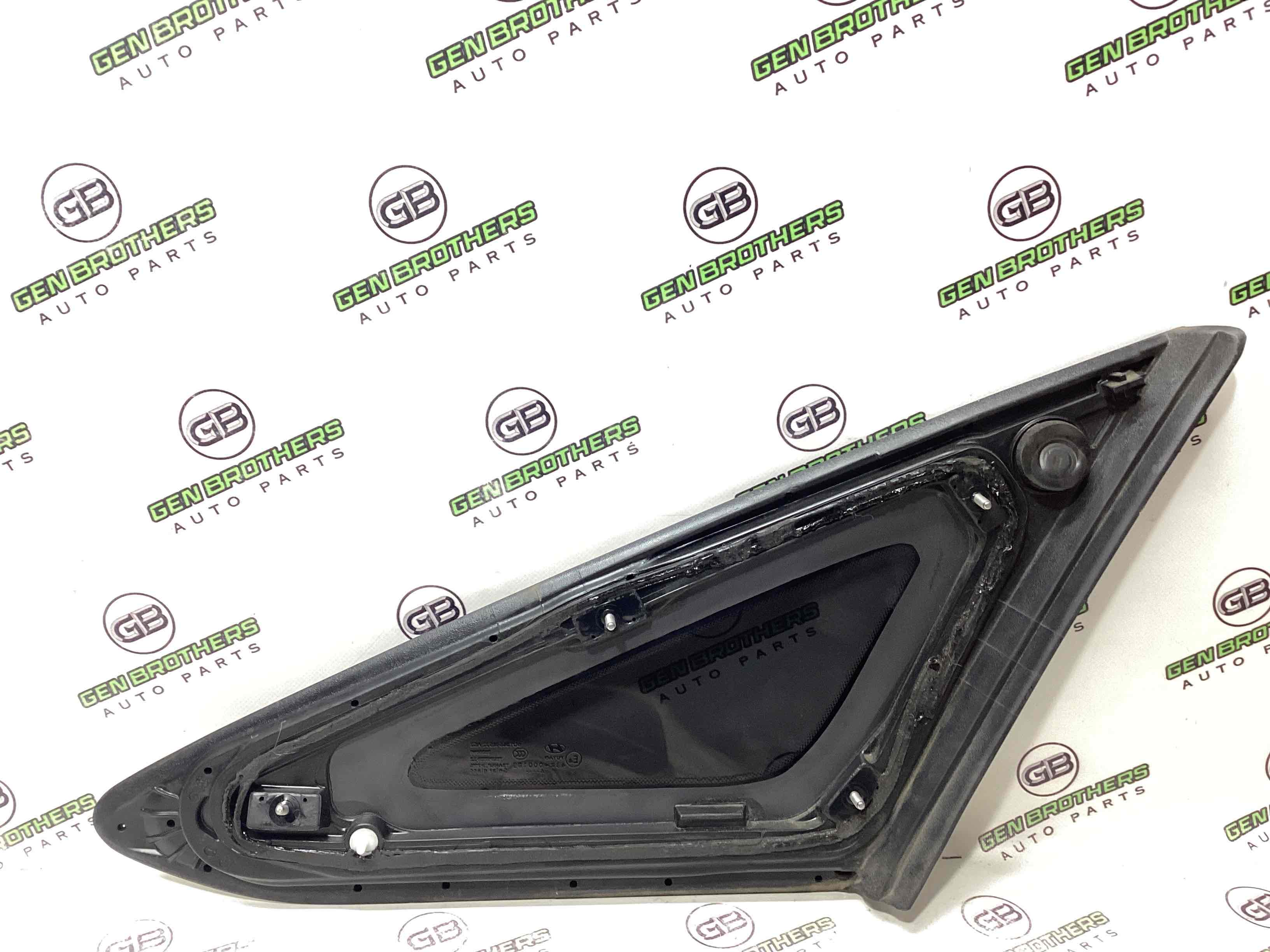 Скло кузовне бічне ліве