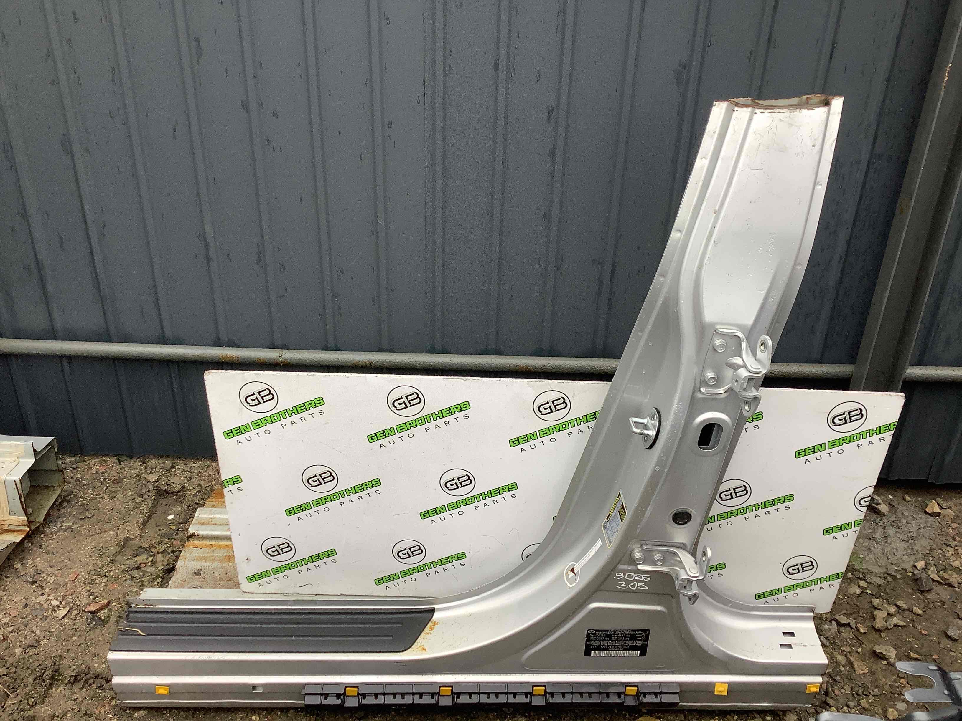 Стійки кузова та пороги