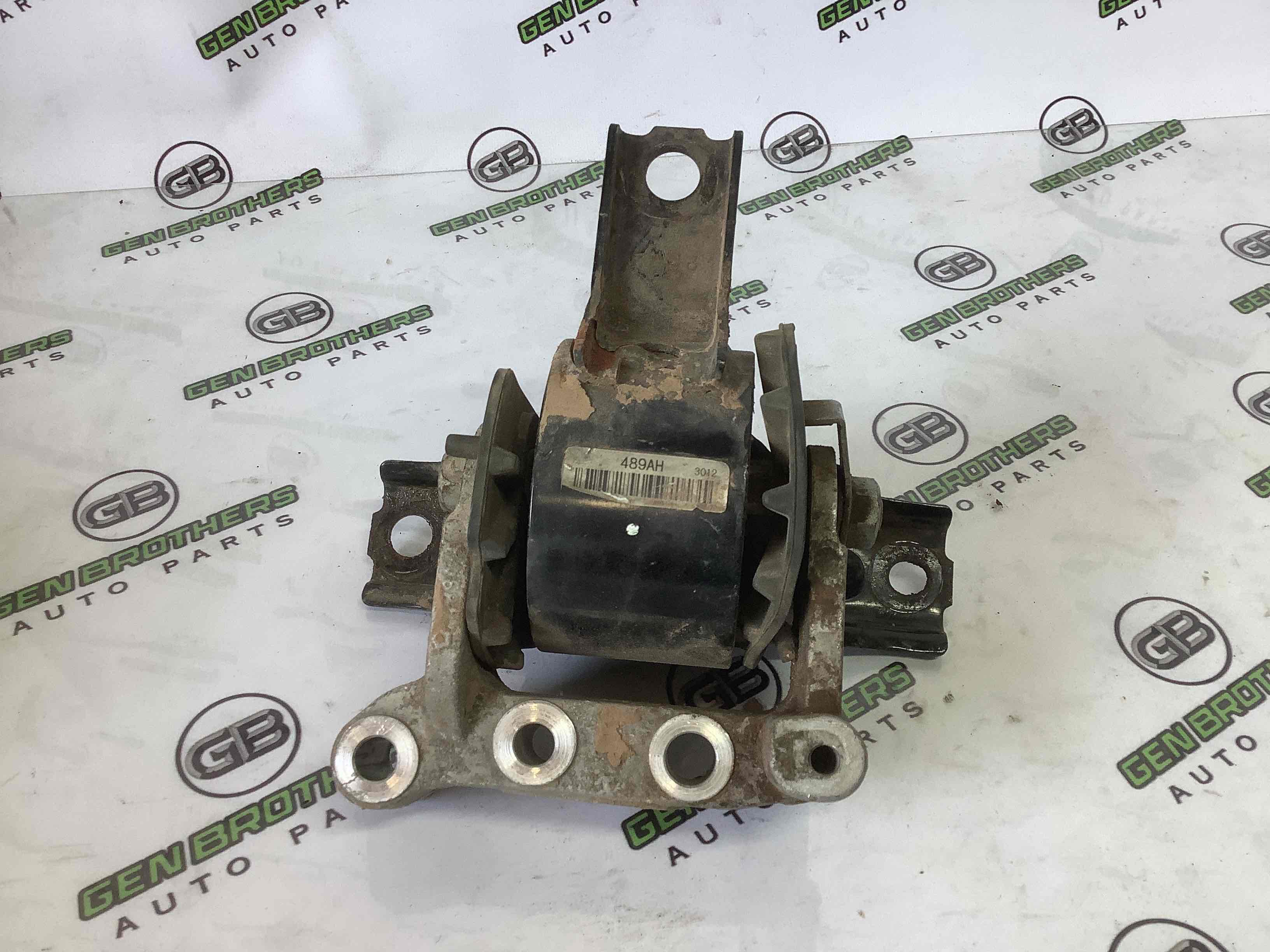 Подушка кріплення двигуна