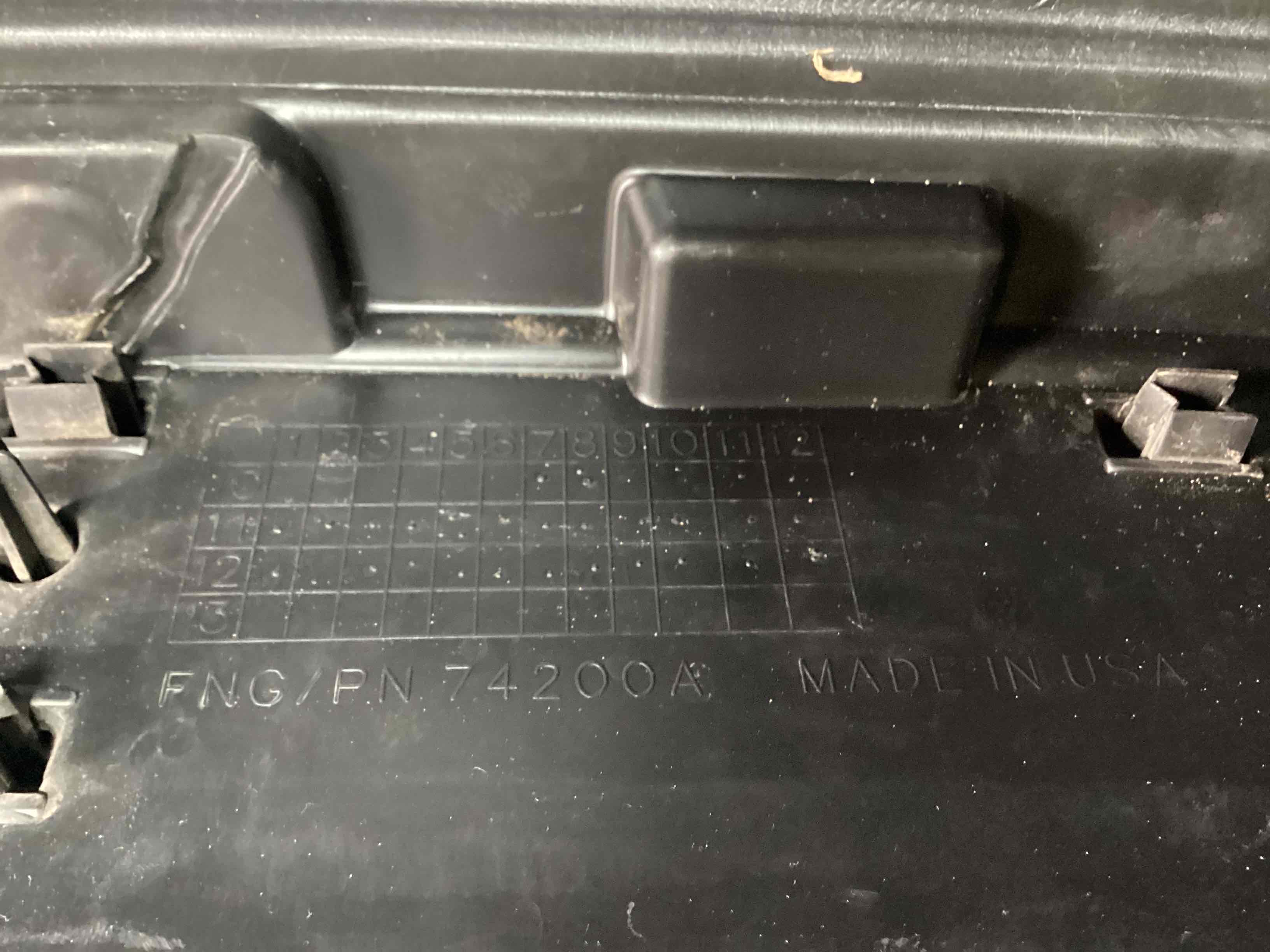 Бампер задній