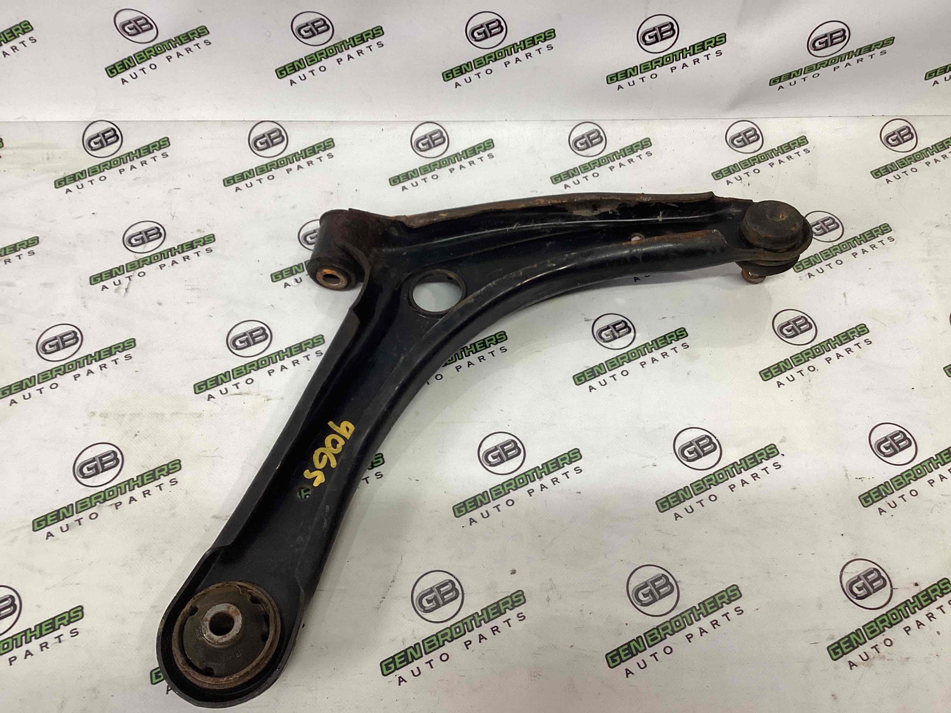 Важіль передній лівий