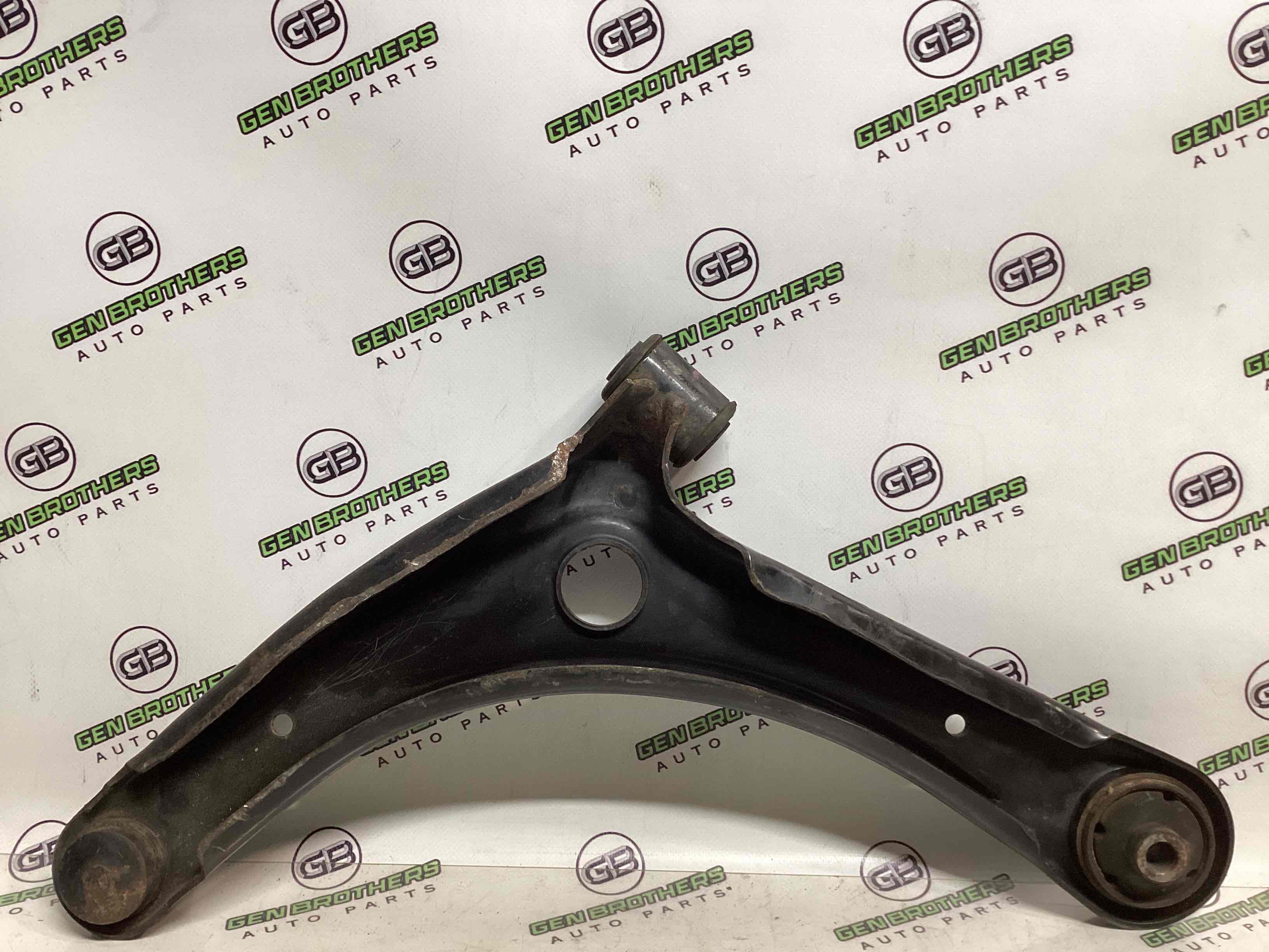 Важіль передній правий