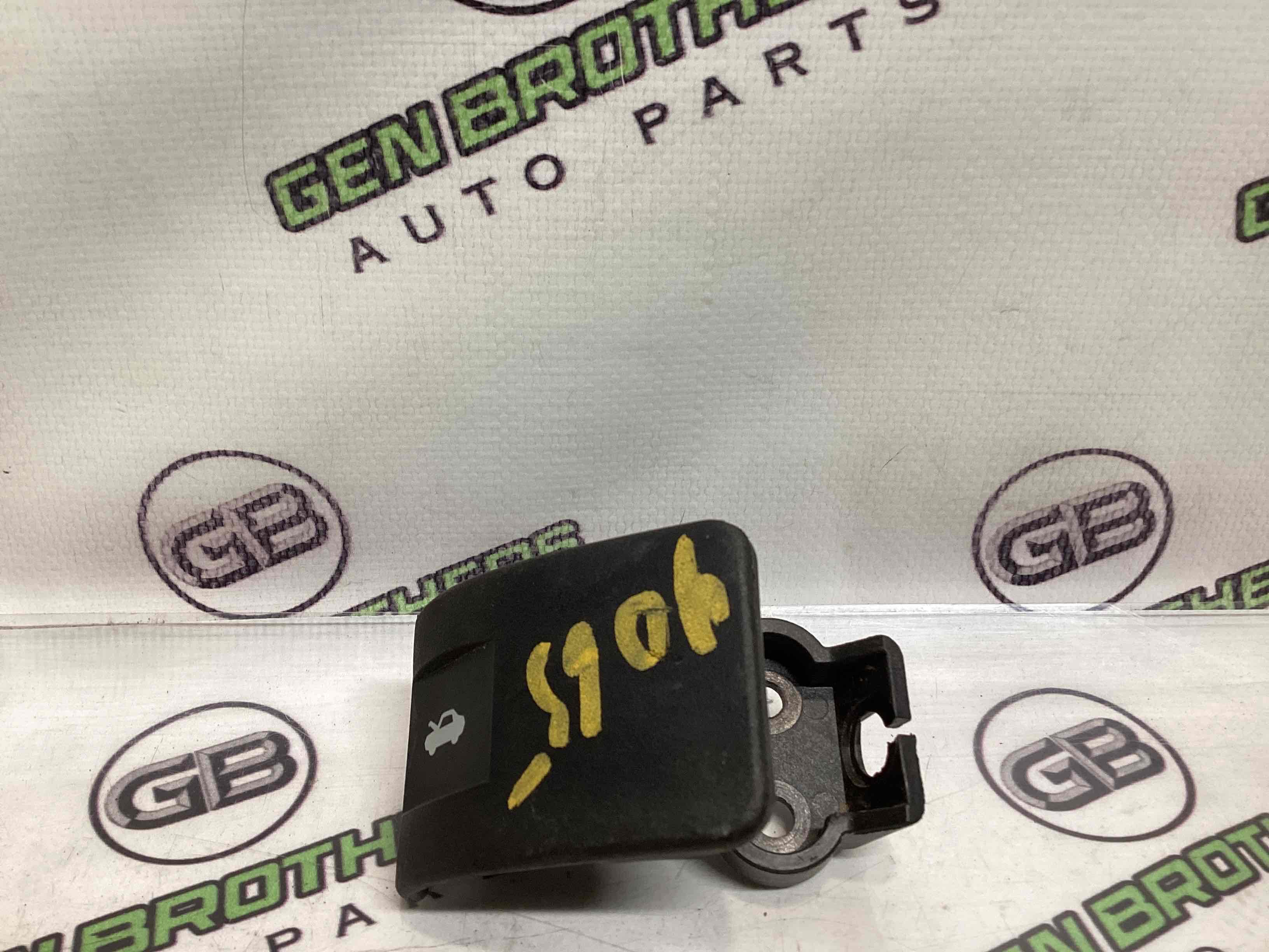 Ручка відкривання капота