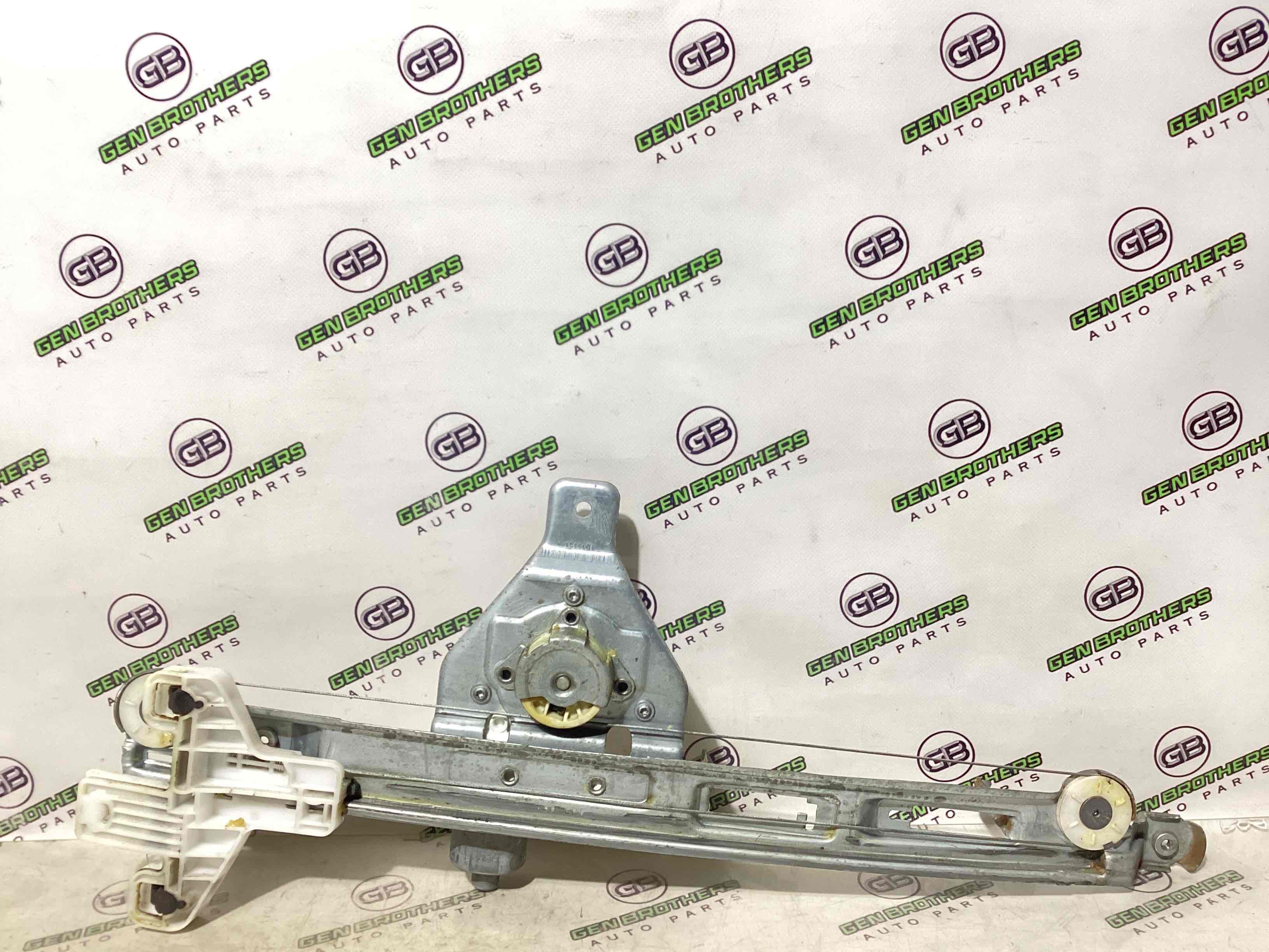 Склопідйомник задній правий