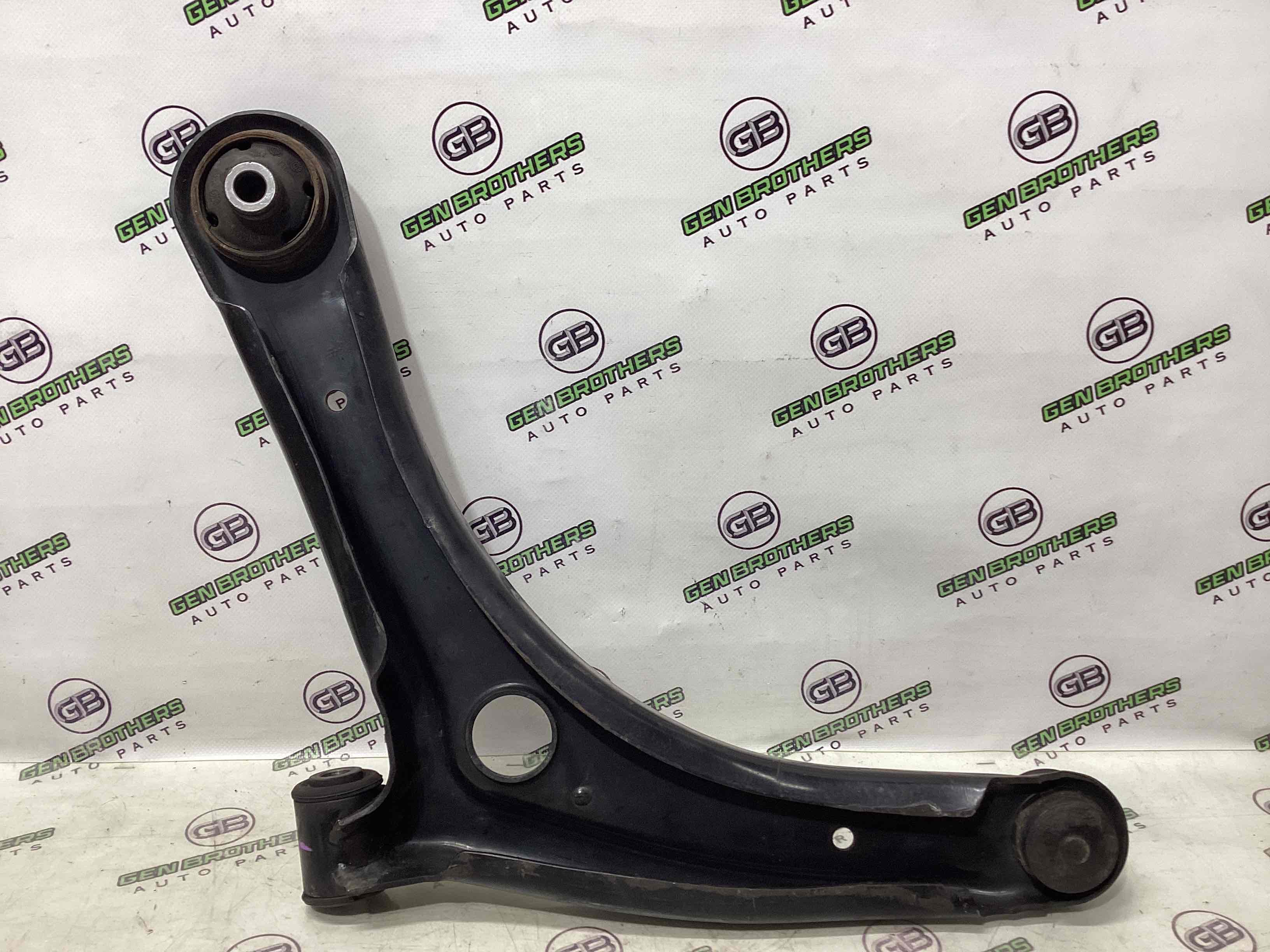 Важіль передній правий