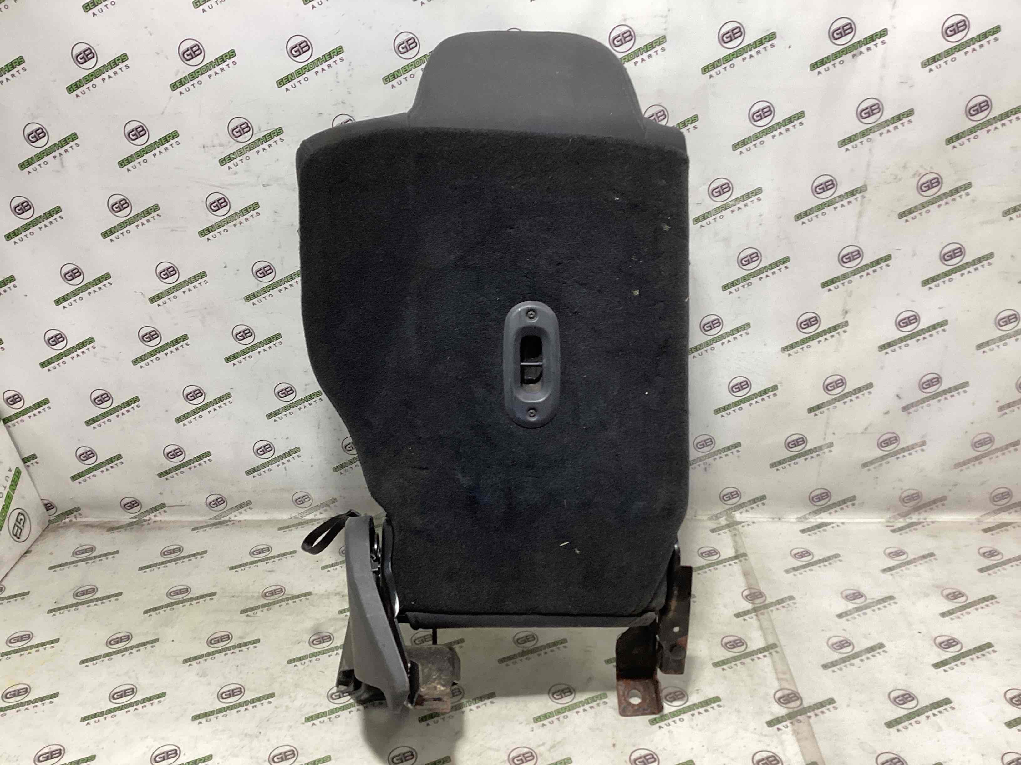 Задній ряд сидінь