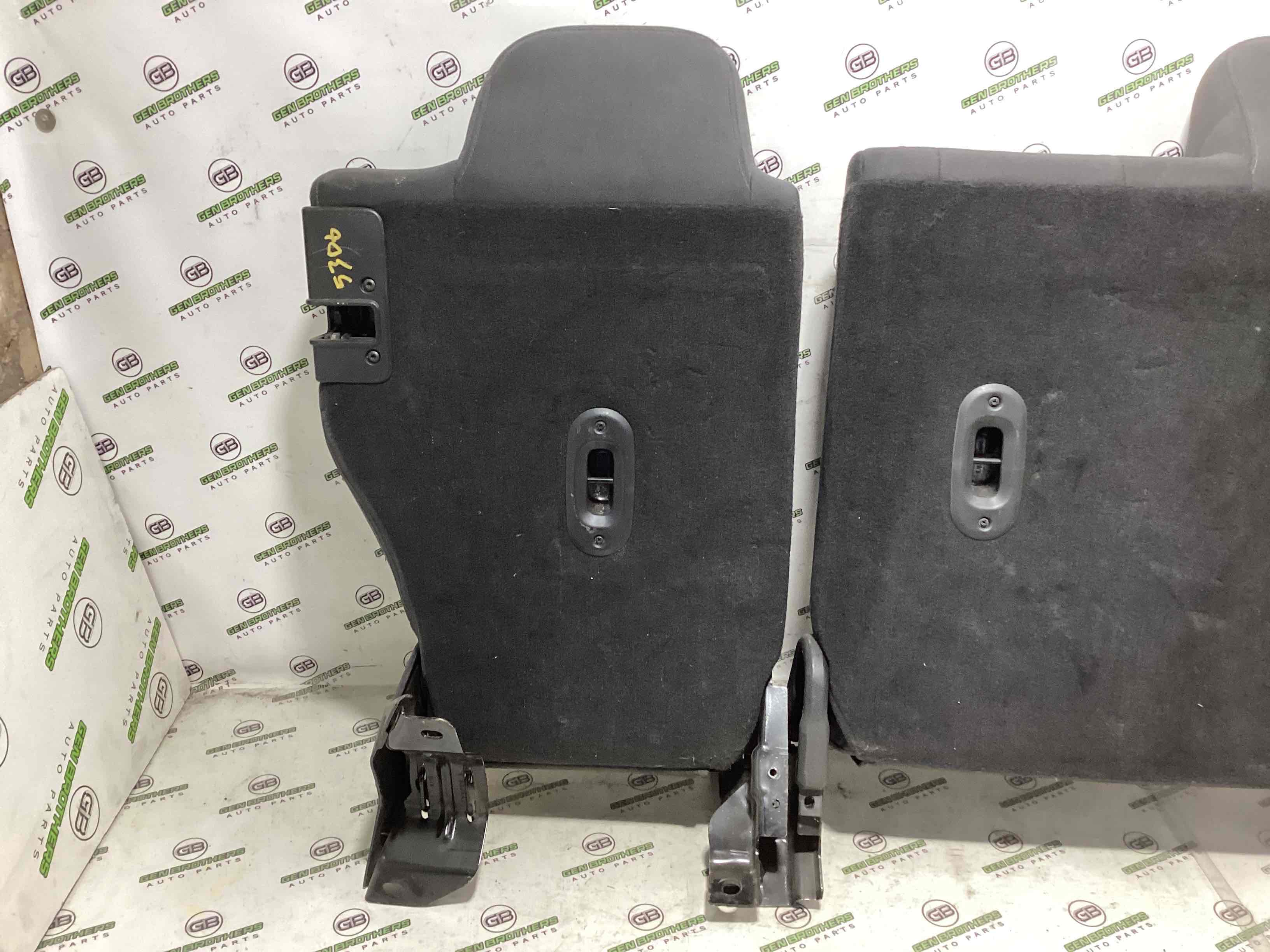 Задній ряд сидінь