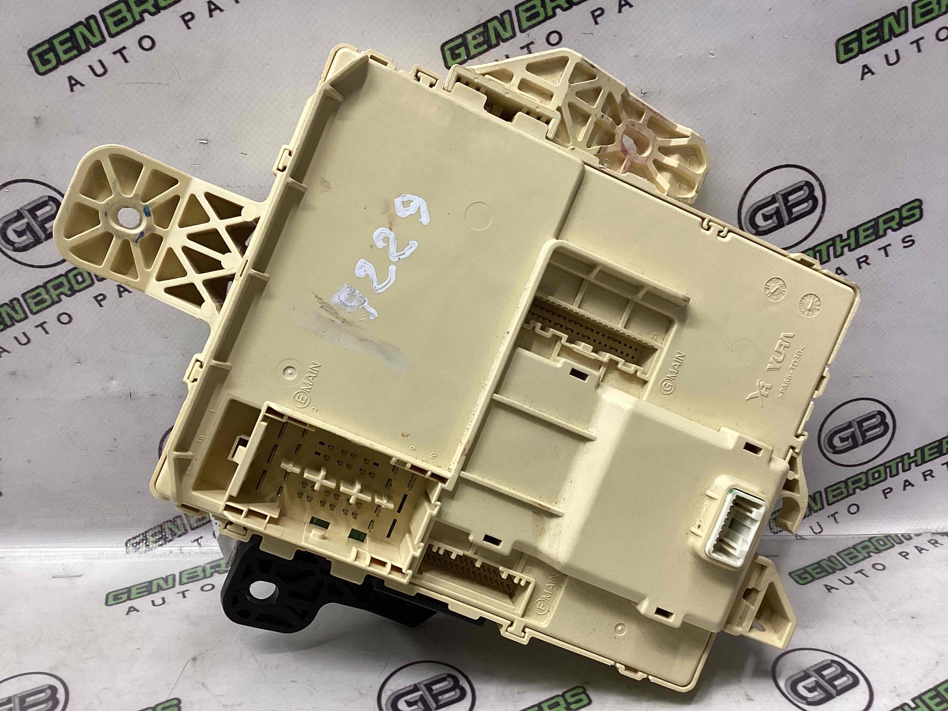 Блок запобіжників (блок реле)