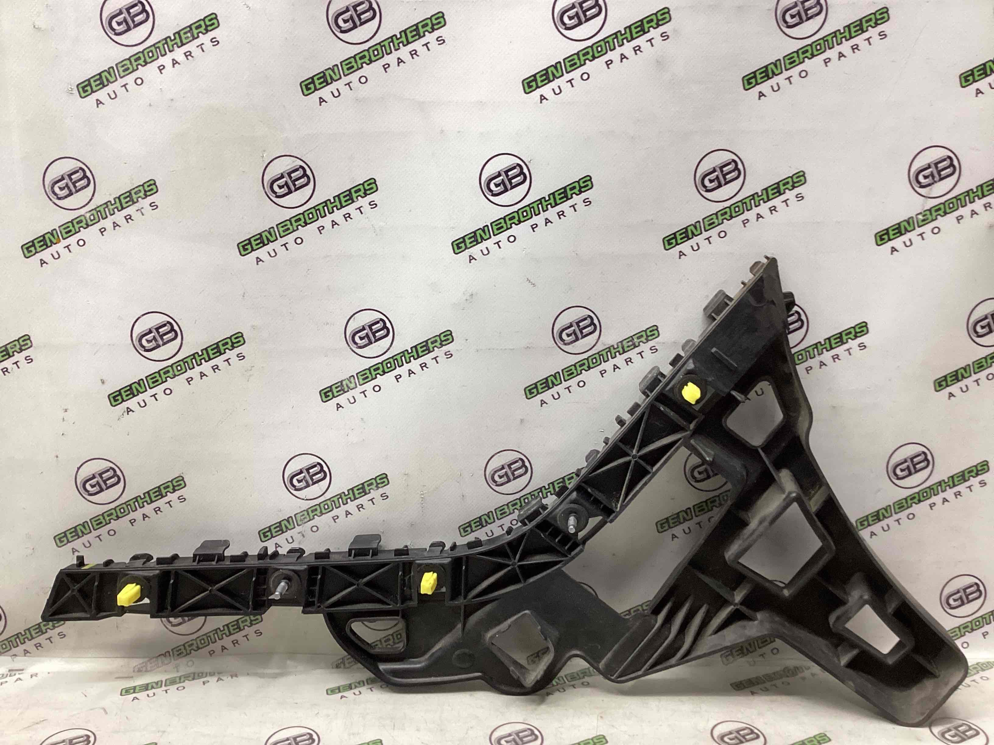 Кріплення заднього бампера ліве