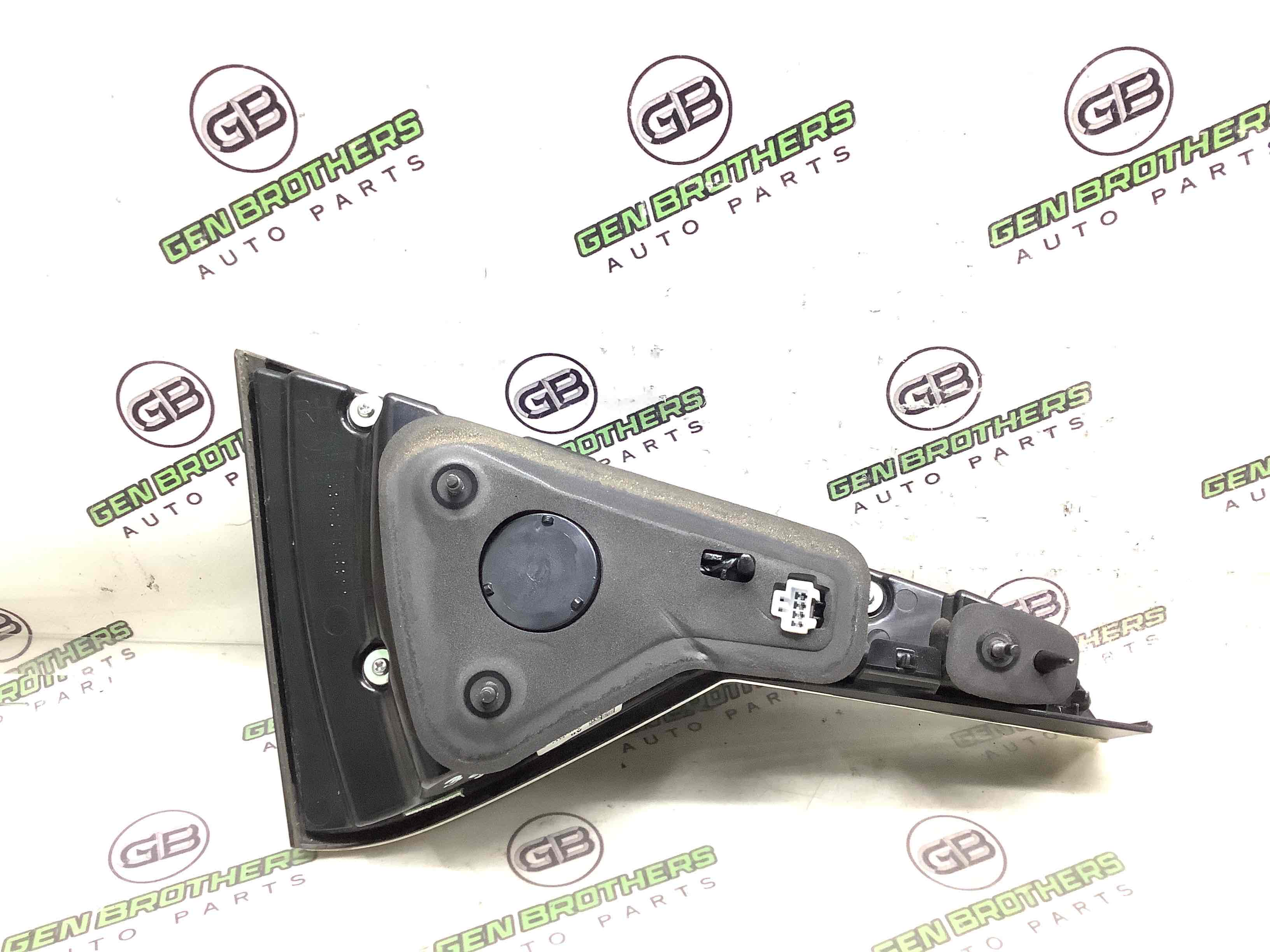 Ліхтар задній правий