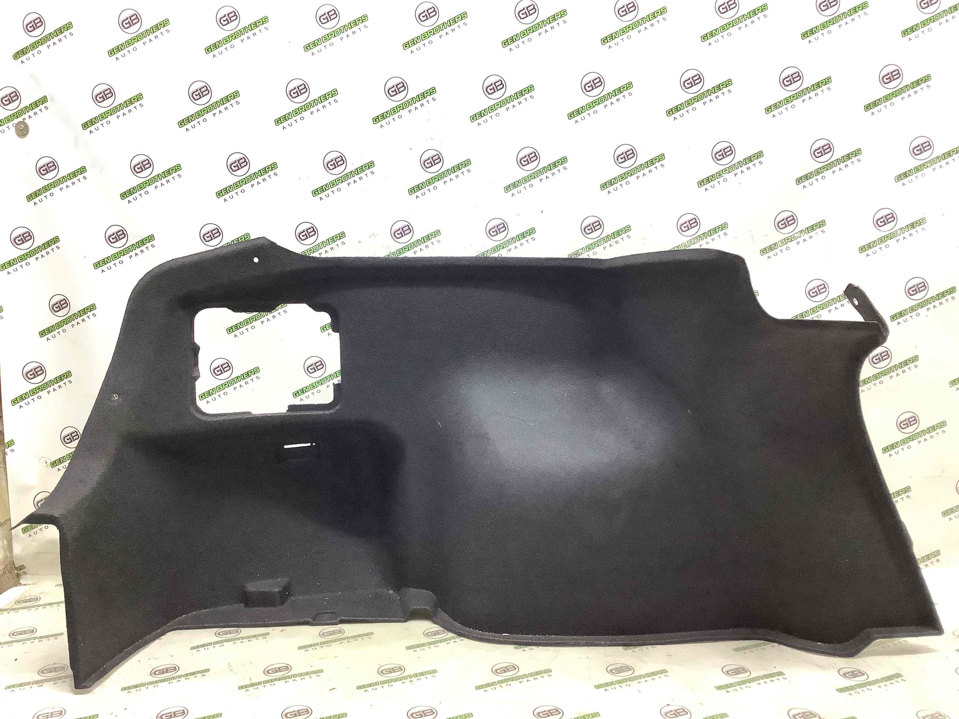 Елементи оздоблення багажника