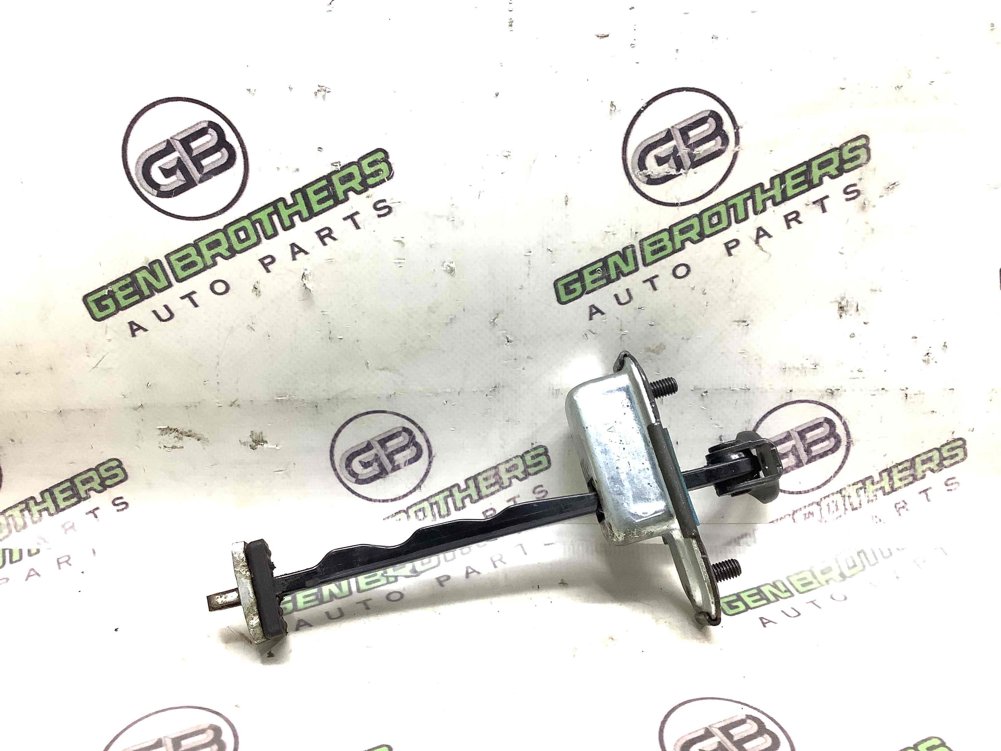 Обмежувач відчинення дверей