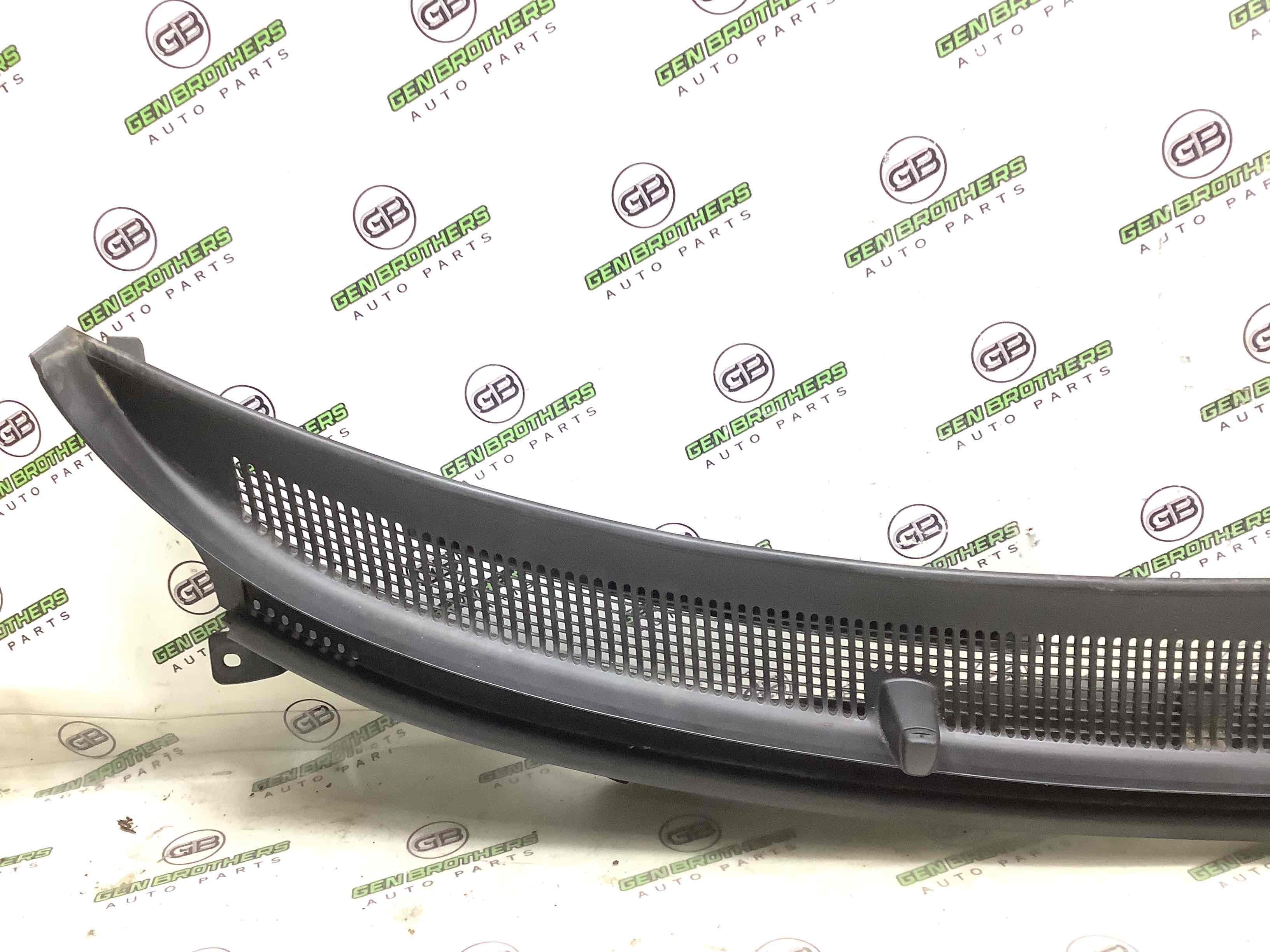 Жабо трапеції двірників, кріплення жабо