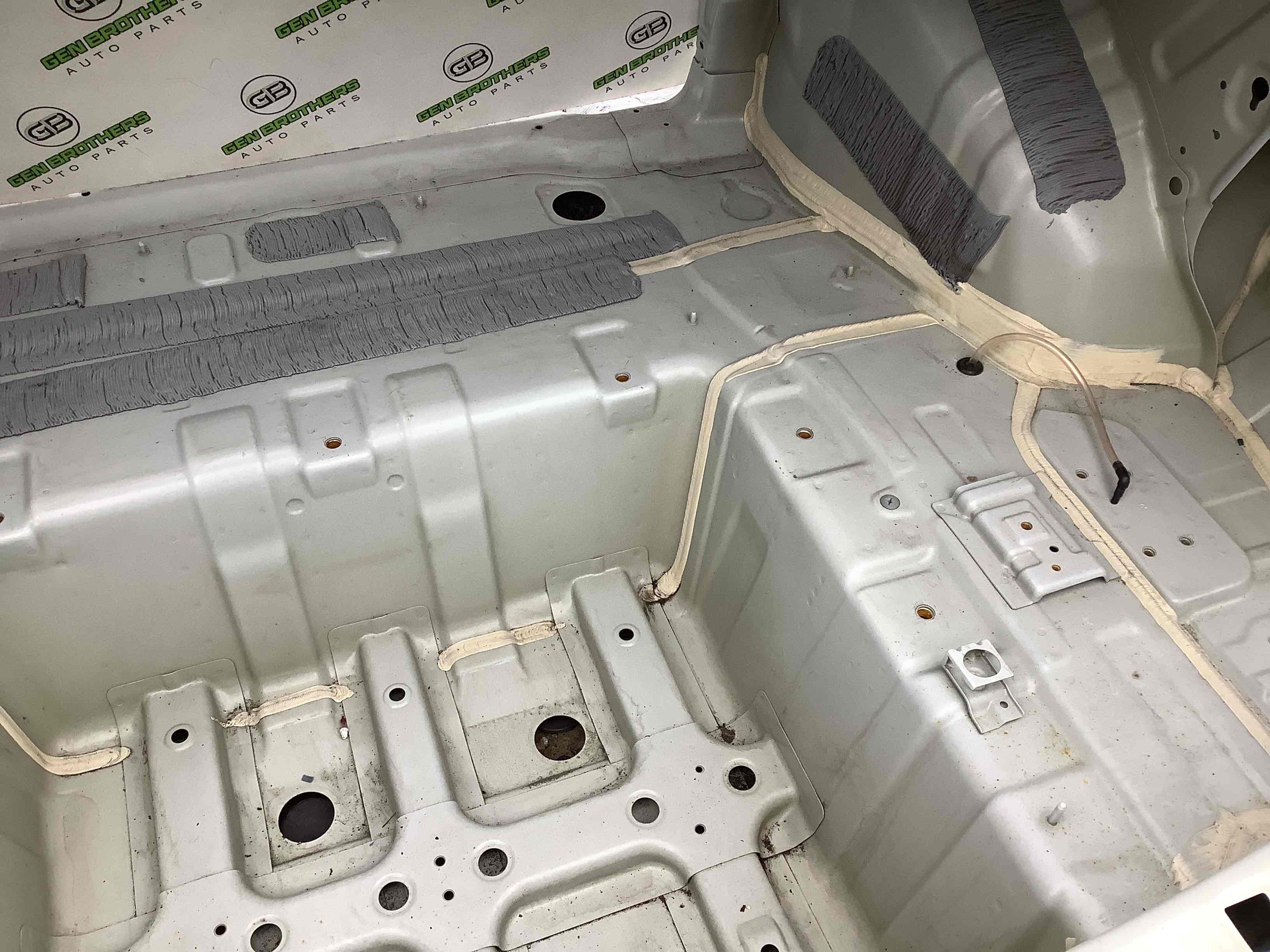 Корито багажника