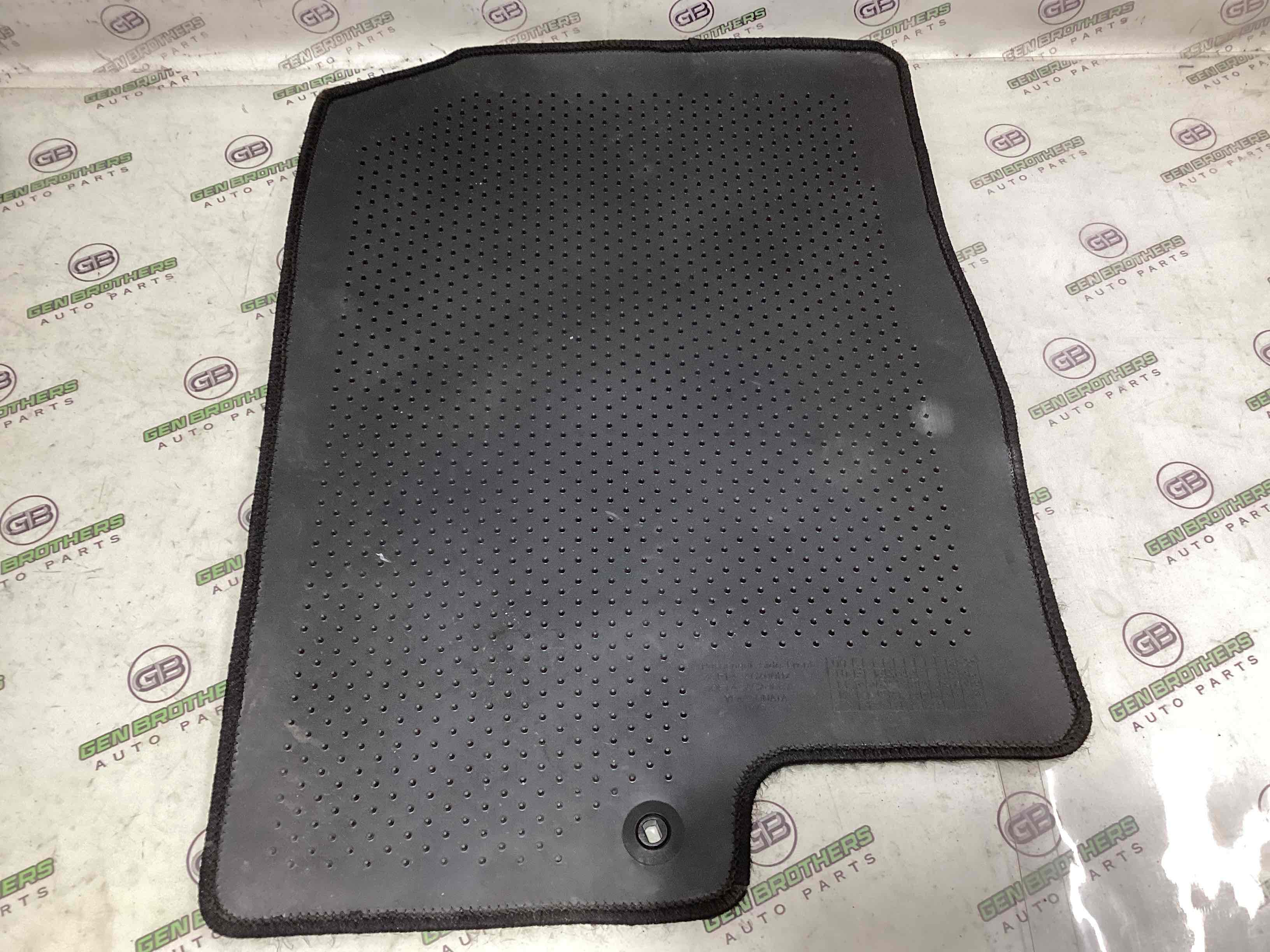 Килимки комплекти, підлога салону