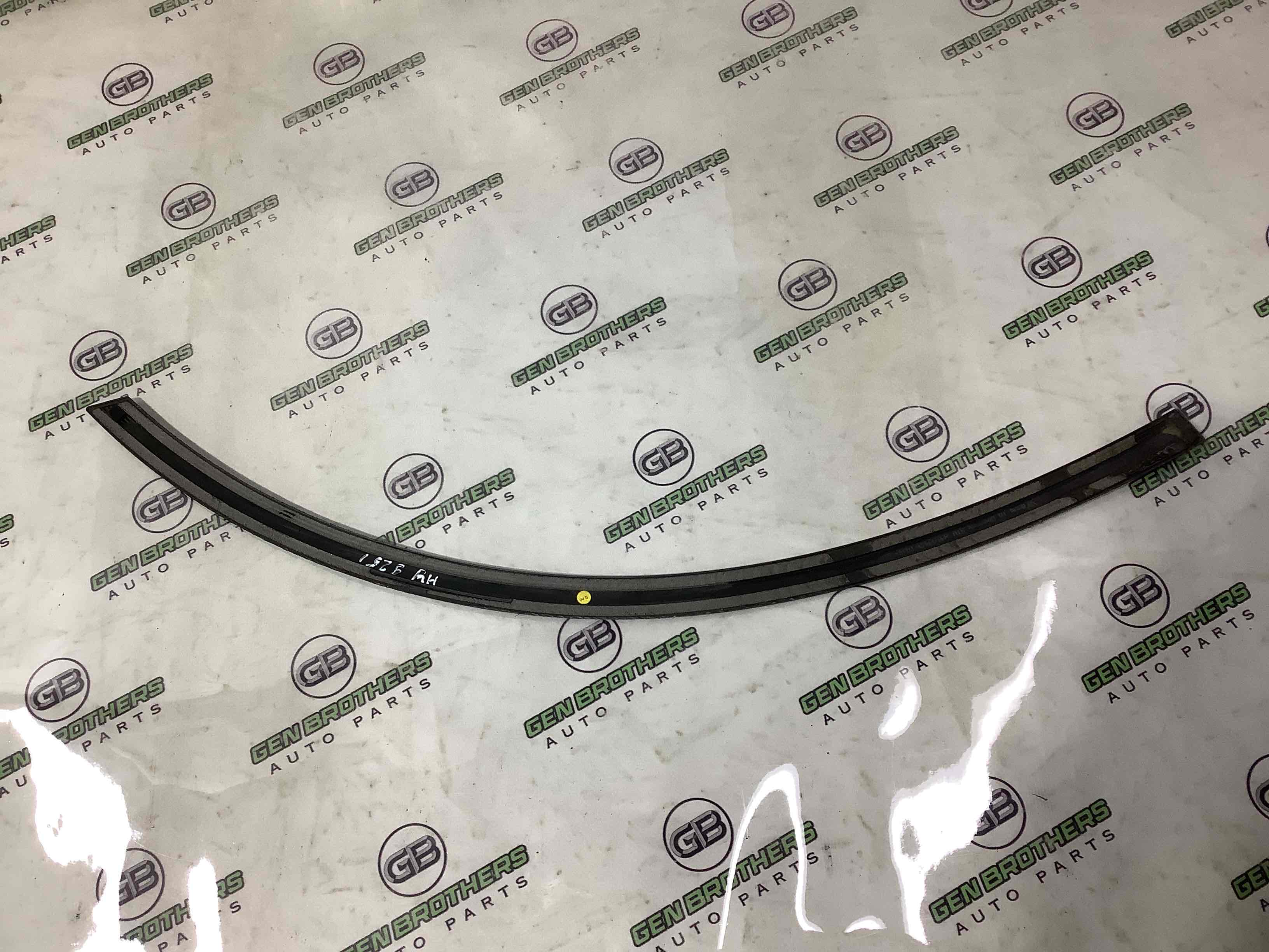 Молдинг двері задньої правої