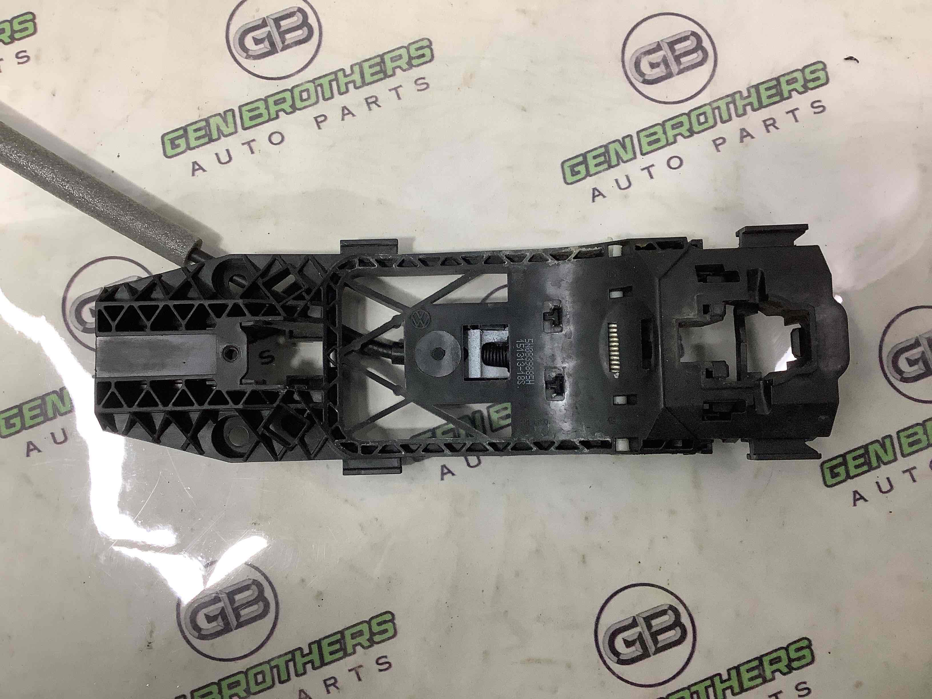 Кронштейн ручки дверей