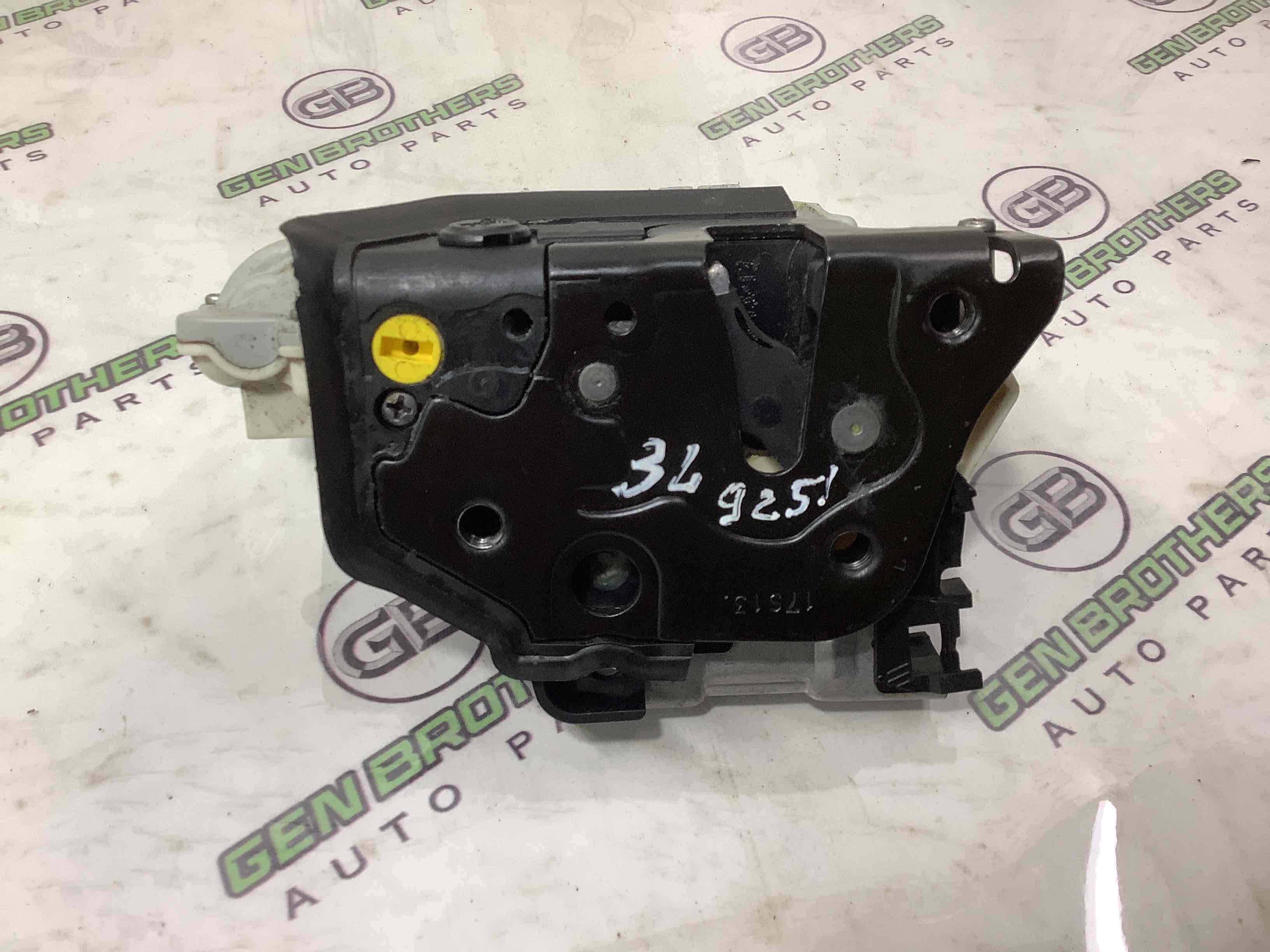 Замок дверей задньої лівої