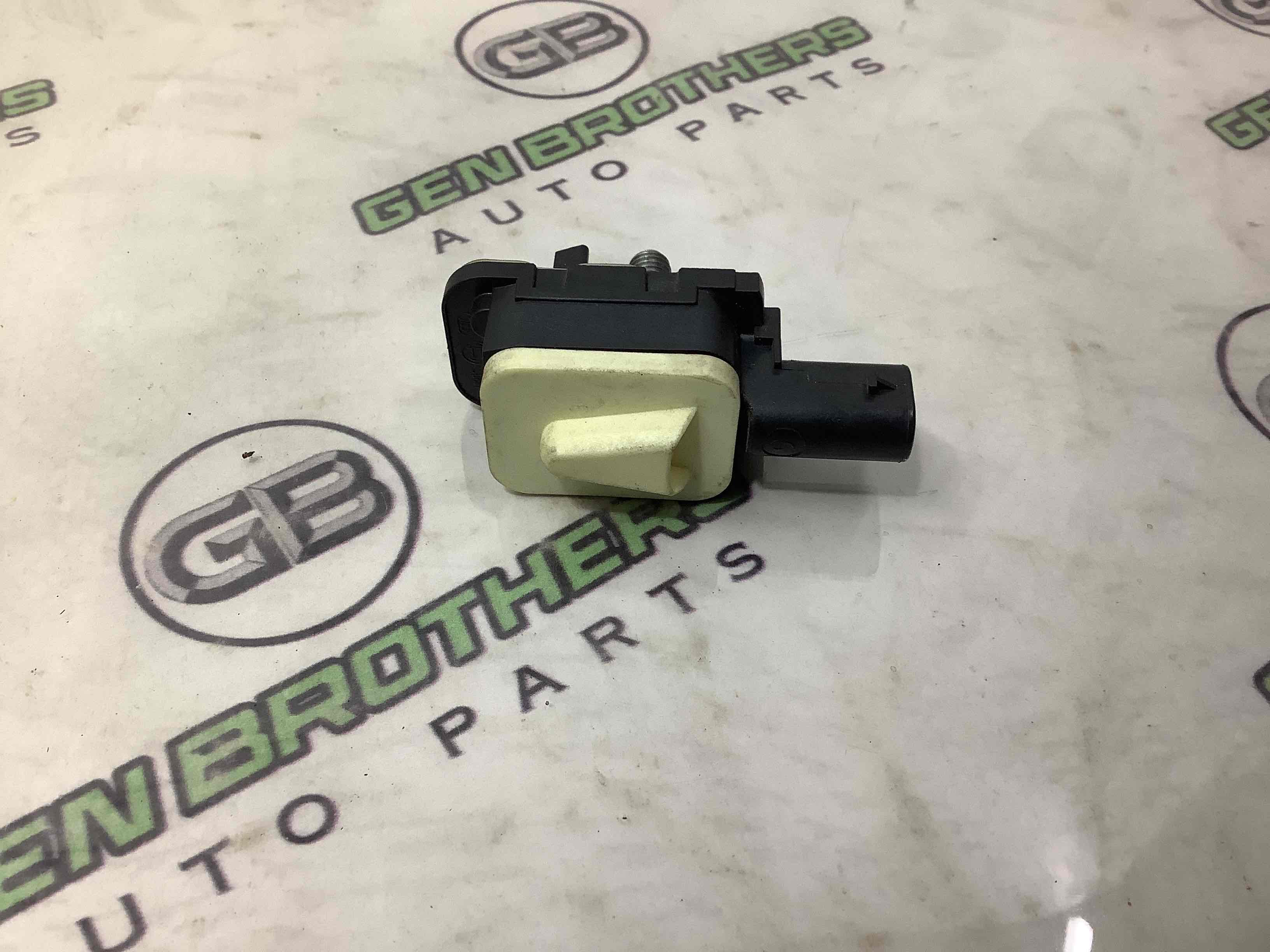 Датчик удару Airbag бічний