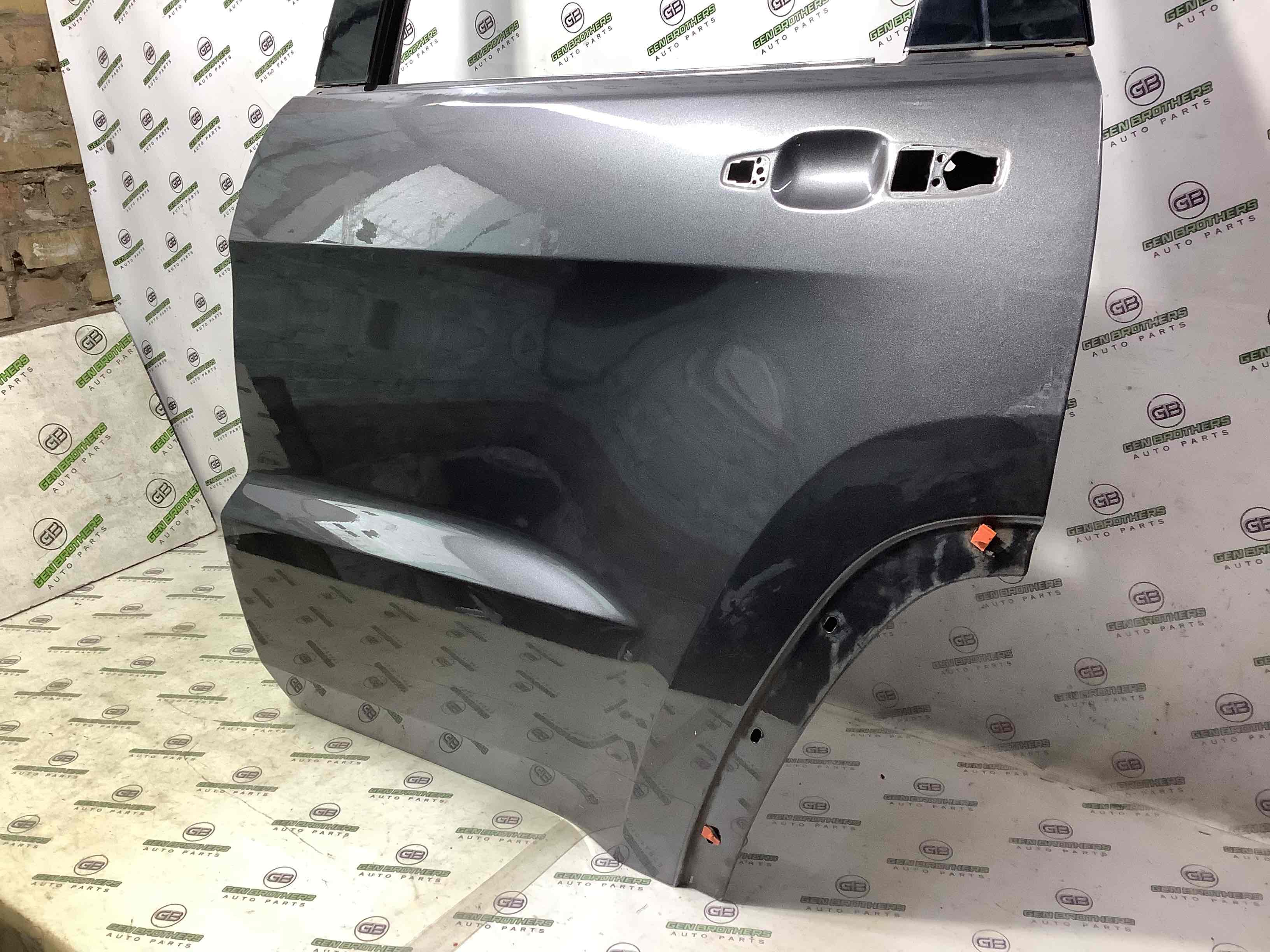 Двері задні ліві