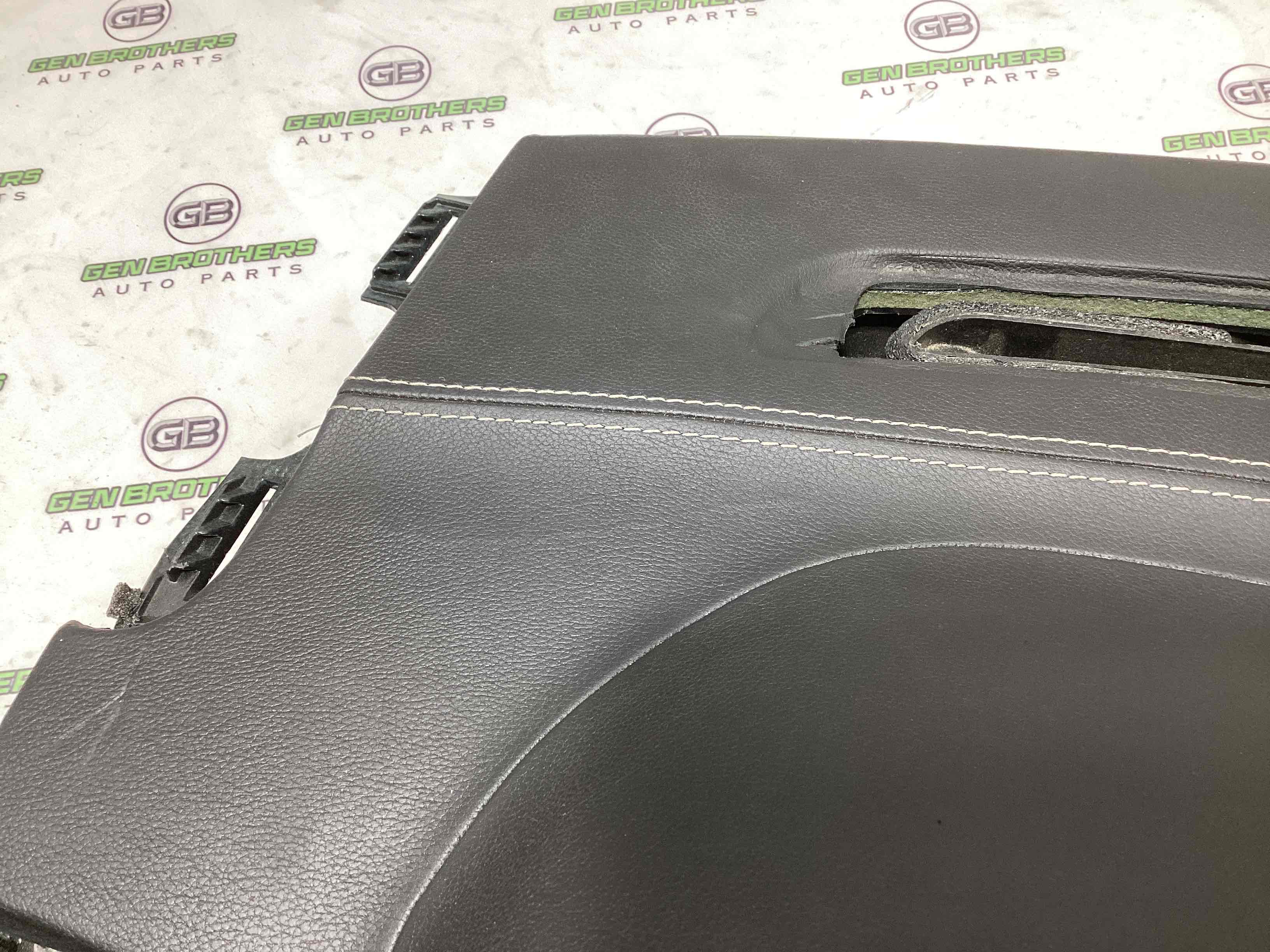 Панель передня салону торпедо