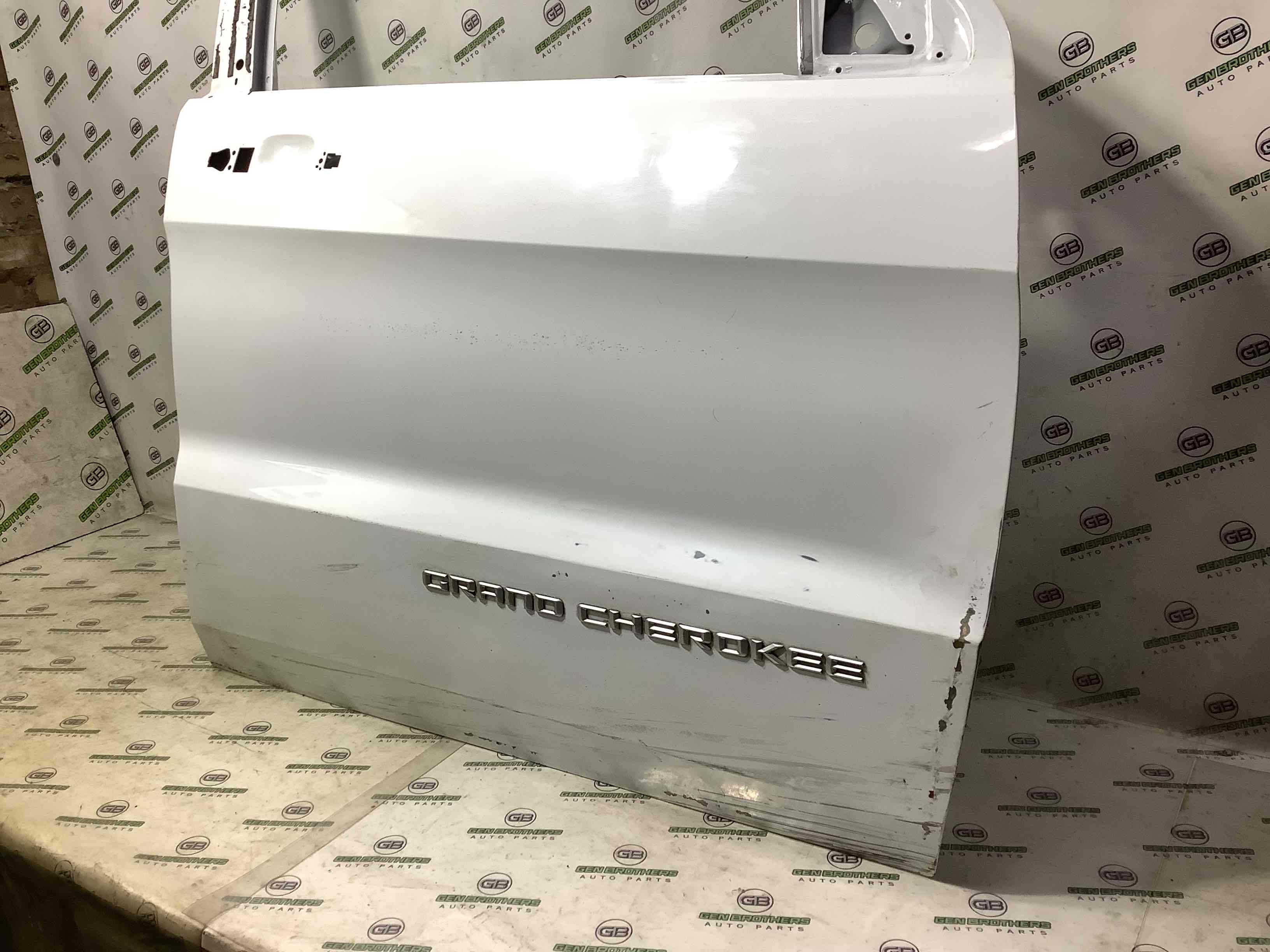 Двері передні права