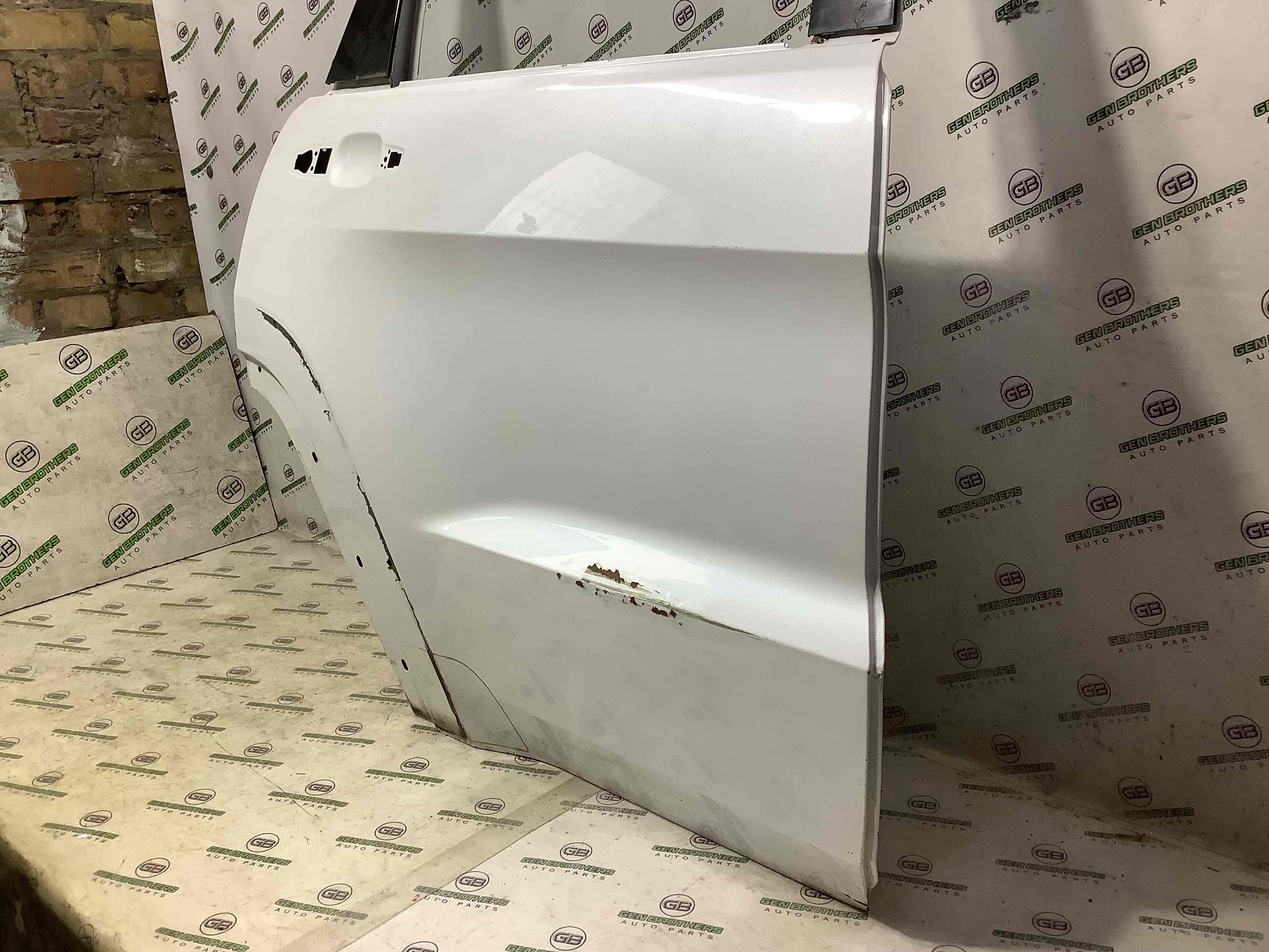 Двері задні права