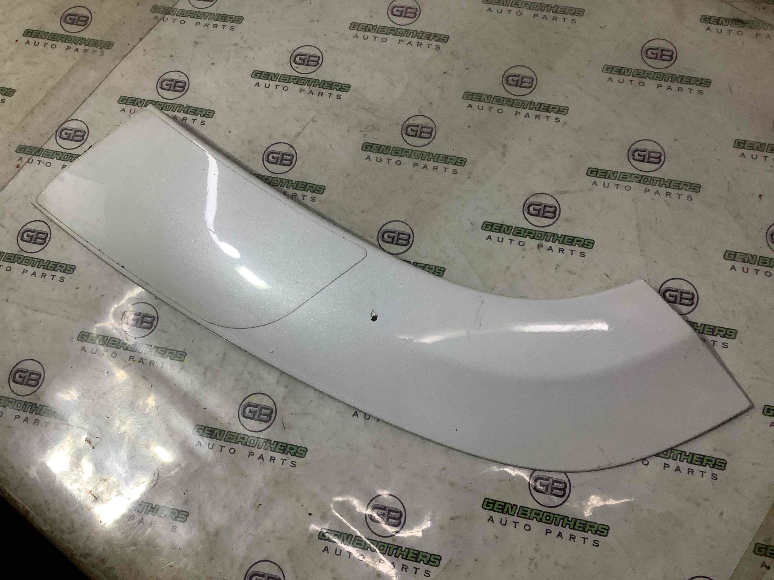 Молдинг двері задньої правої