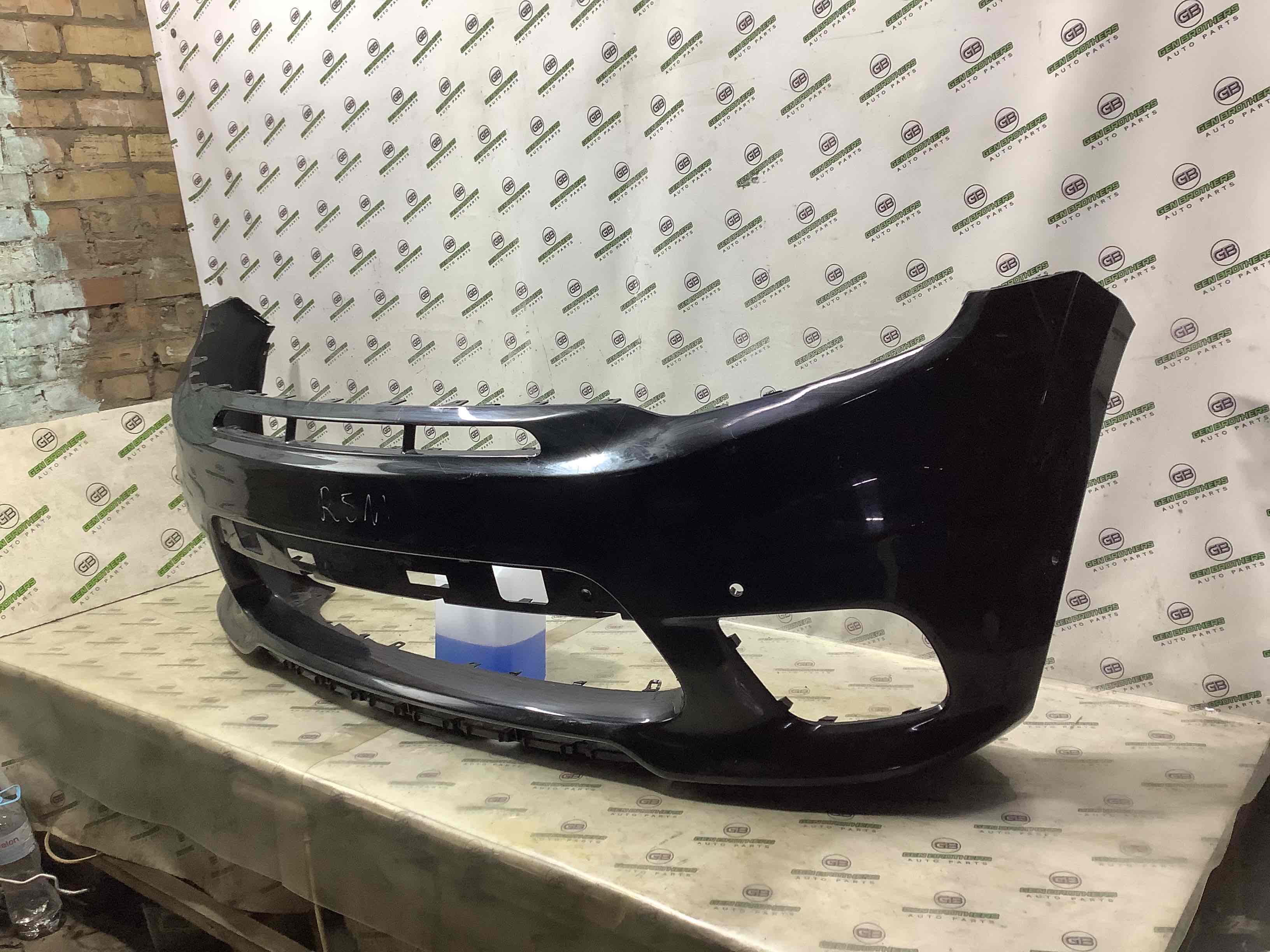 Бампер передній