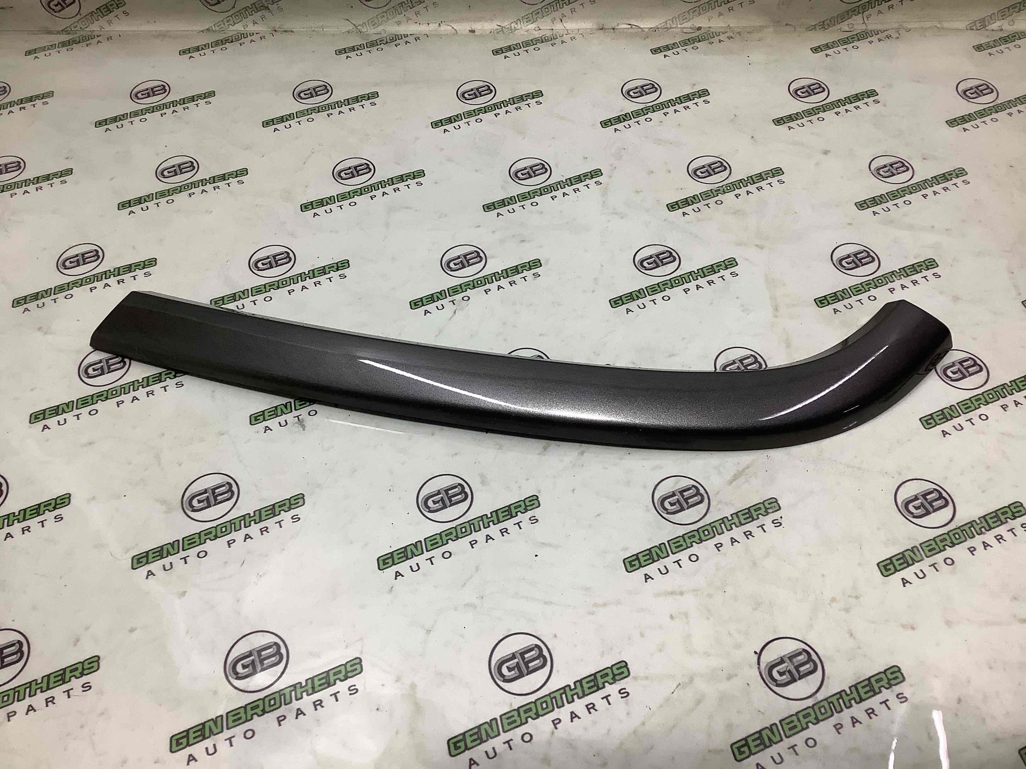 Молдинг двері задньої правої