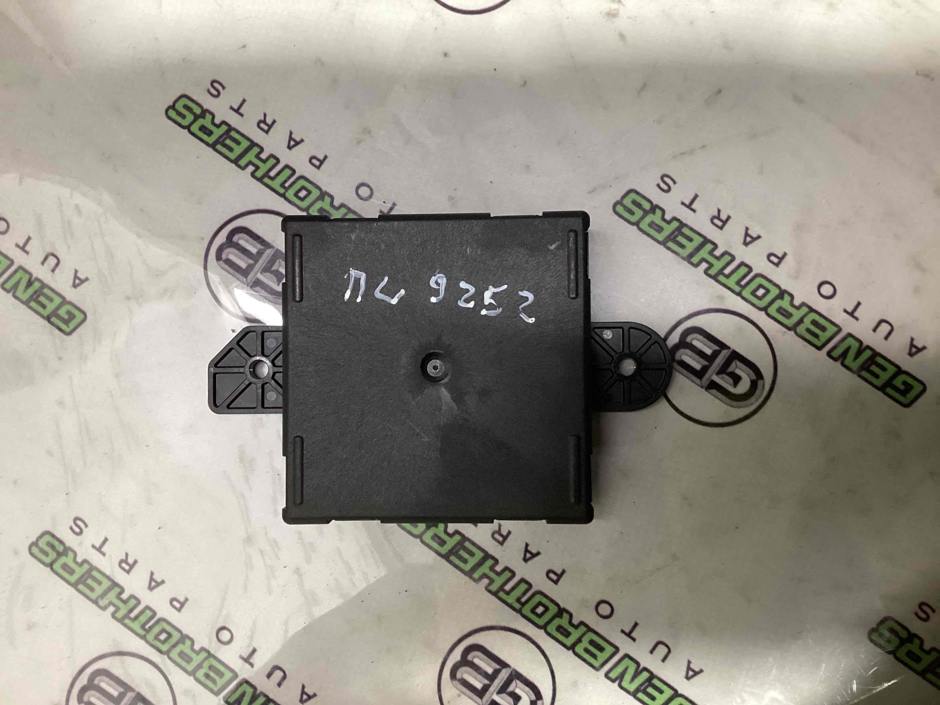 Блок керування дверима