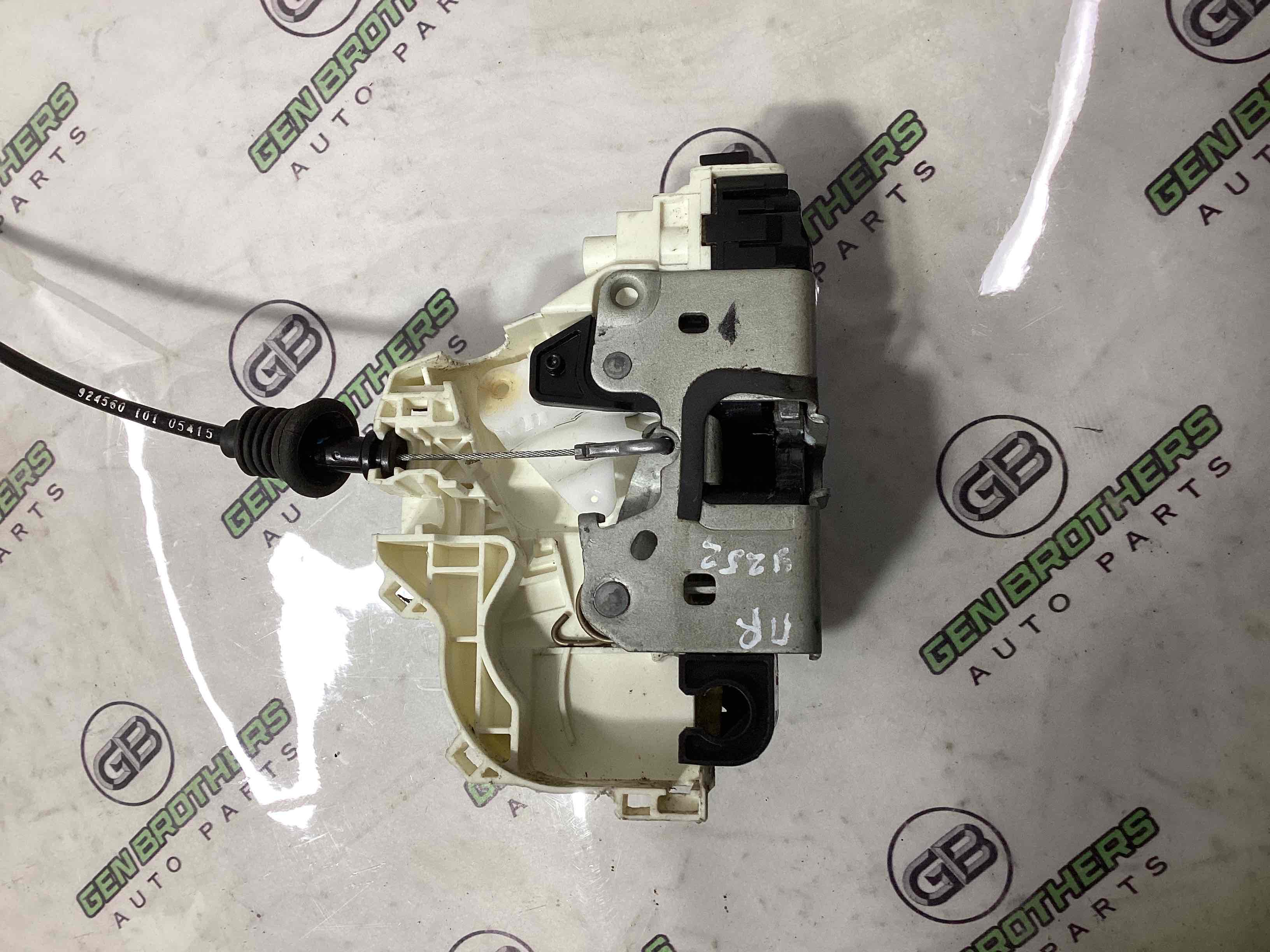 Замок дверей передньої правої