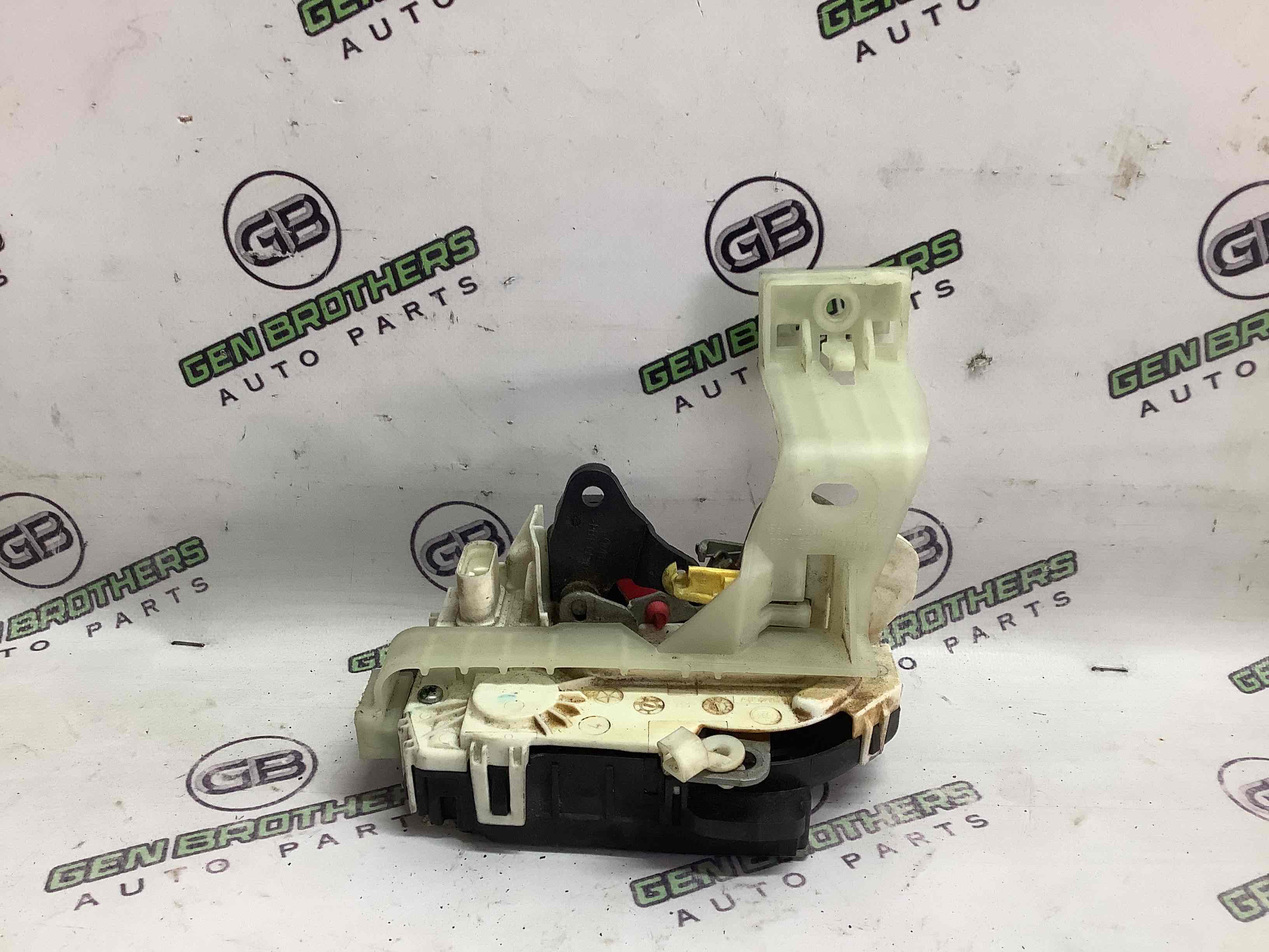 Замок дверей задньої правої