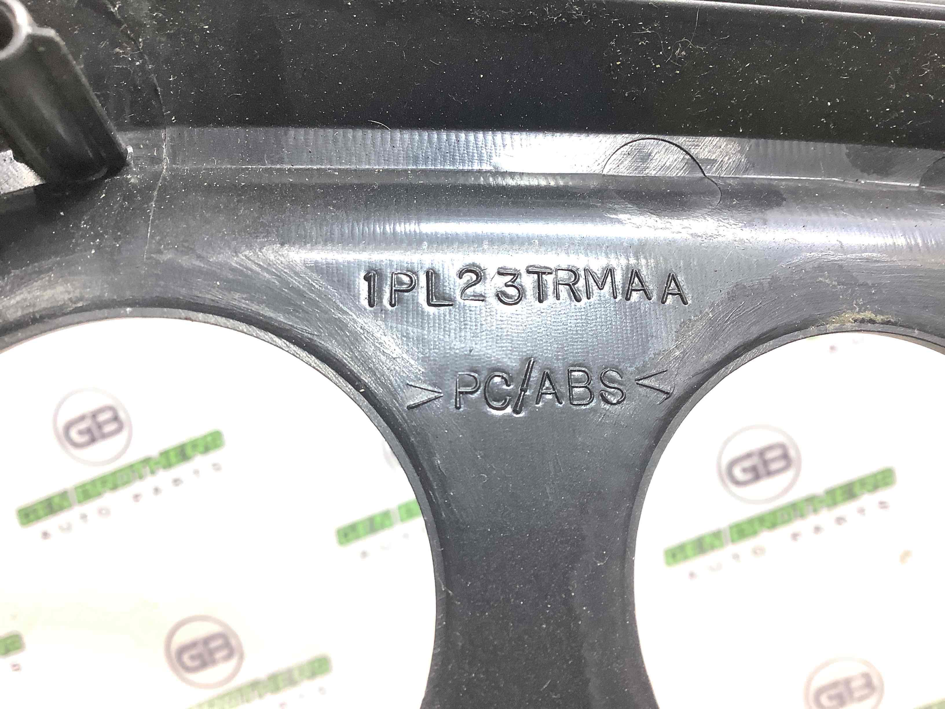 Рамка магнітоли