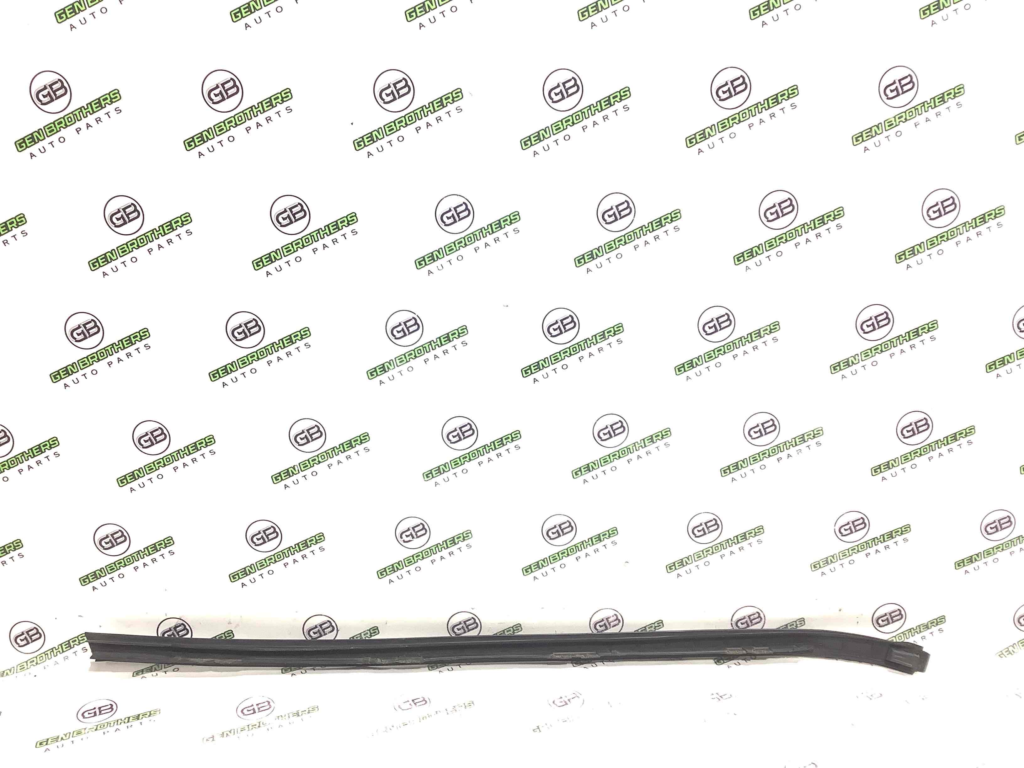 Молдинг лобового скла