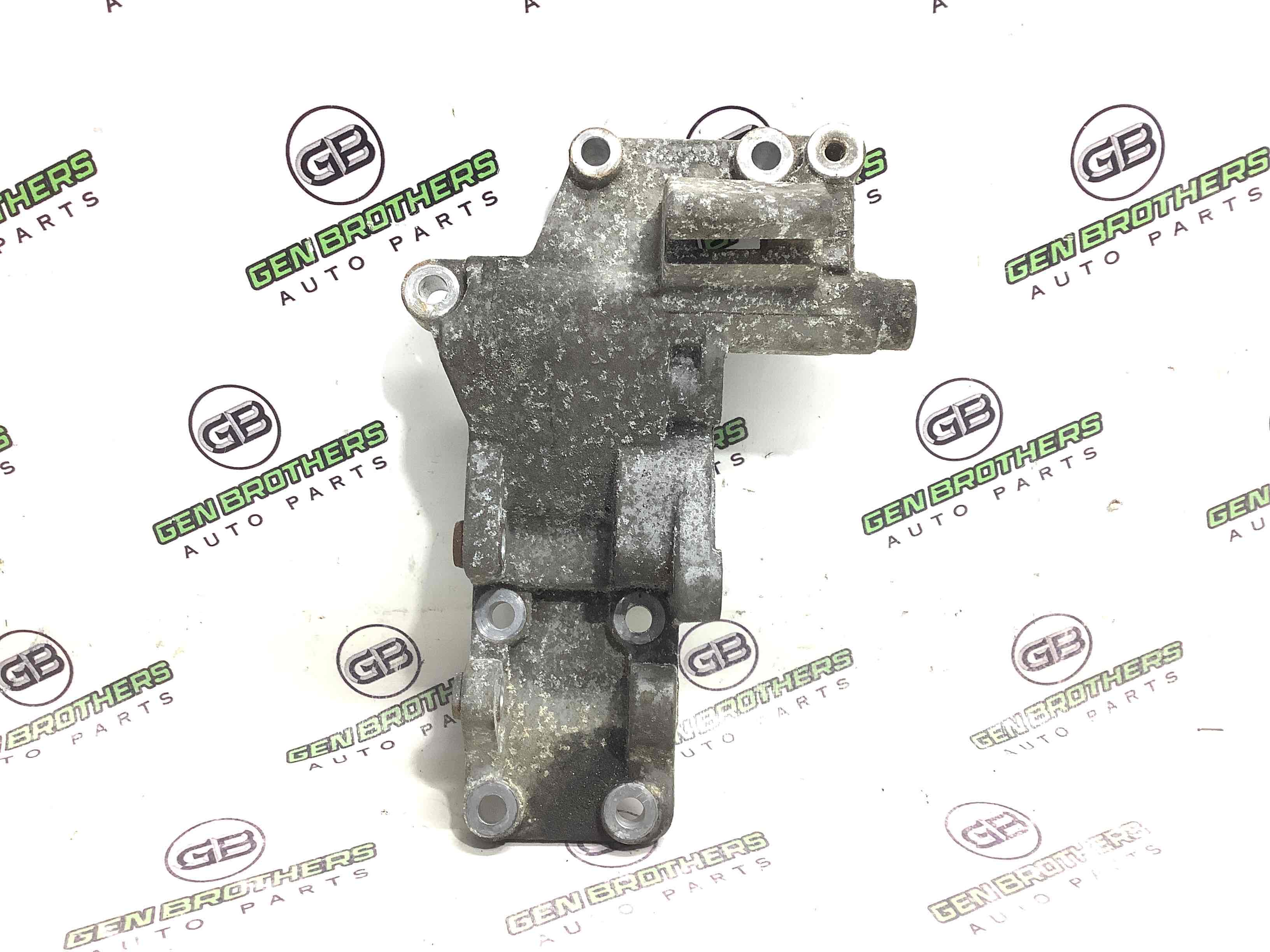 Генератор, кронштейн генератора